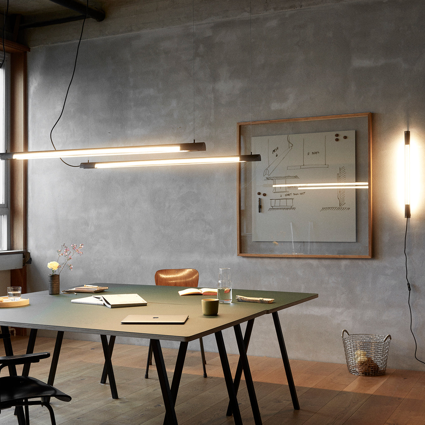 Radent pendant long black