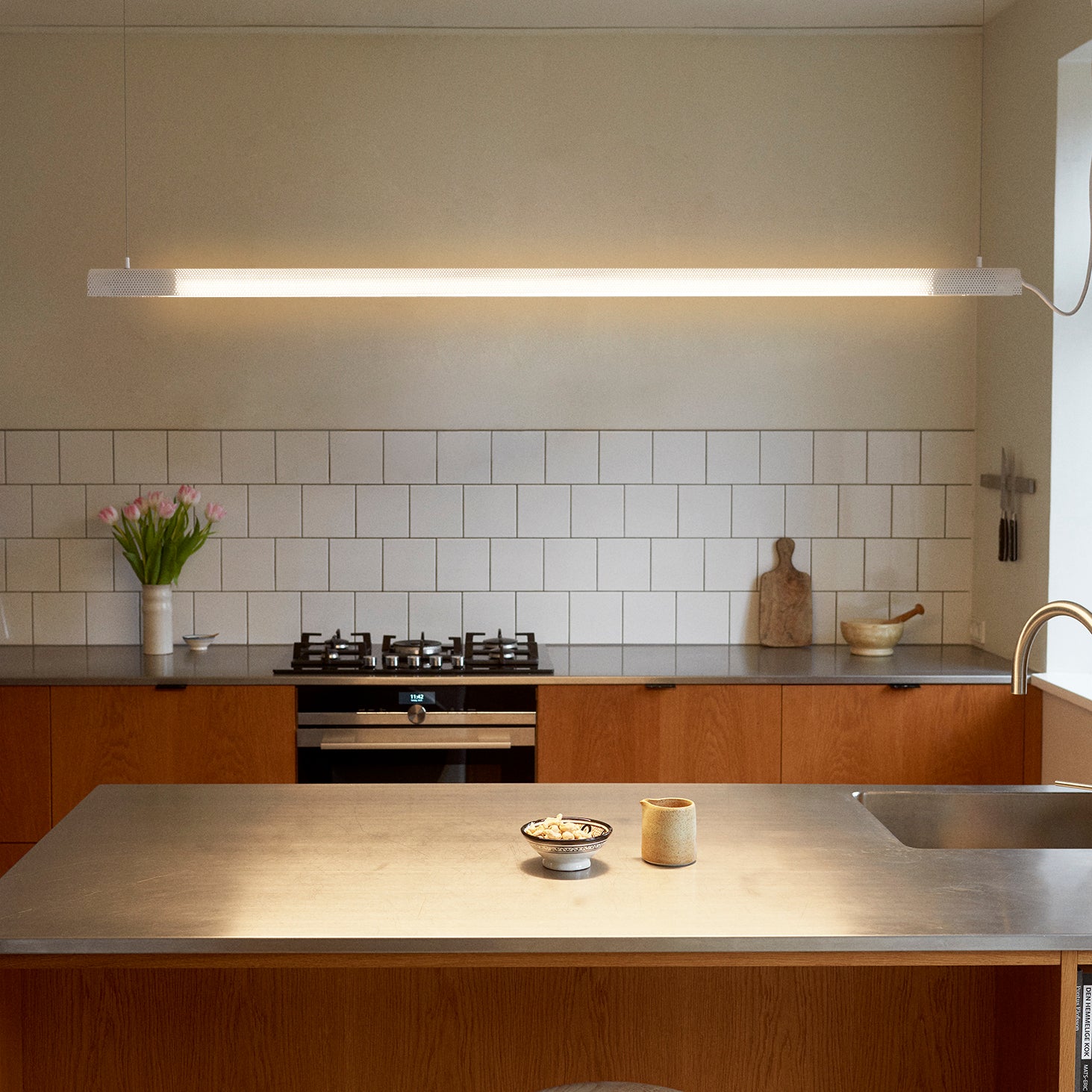 Radent pendant long white
