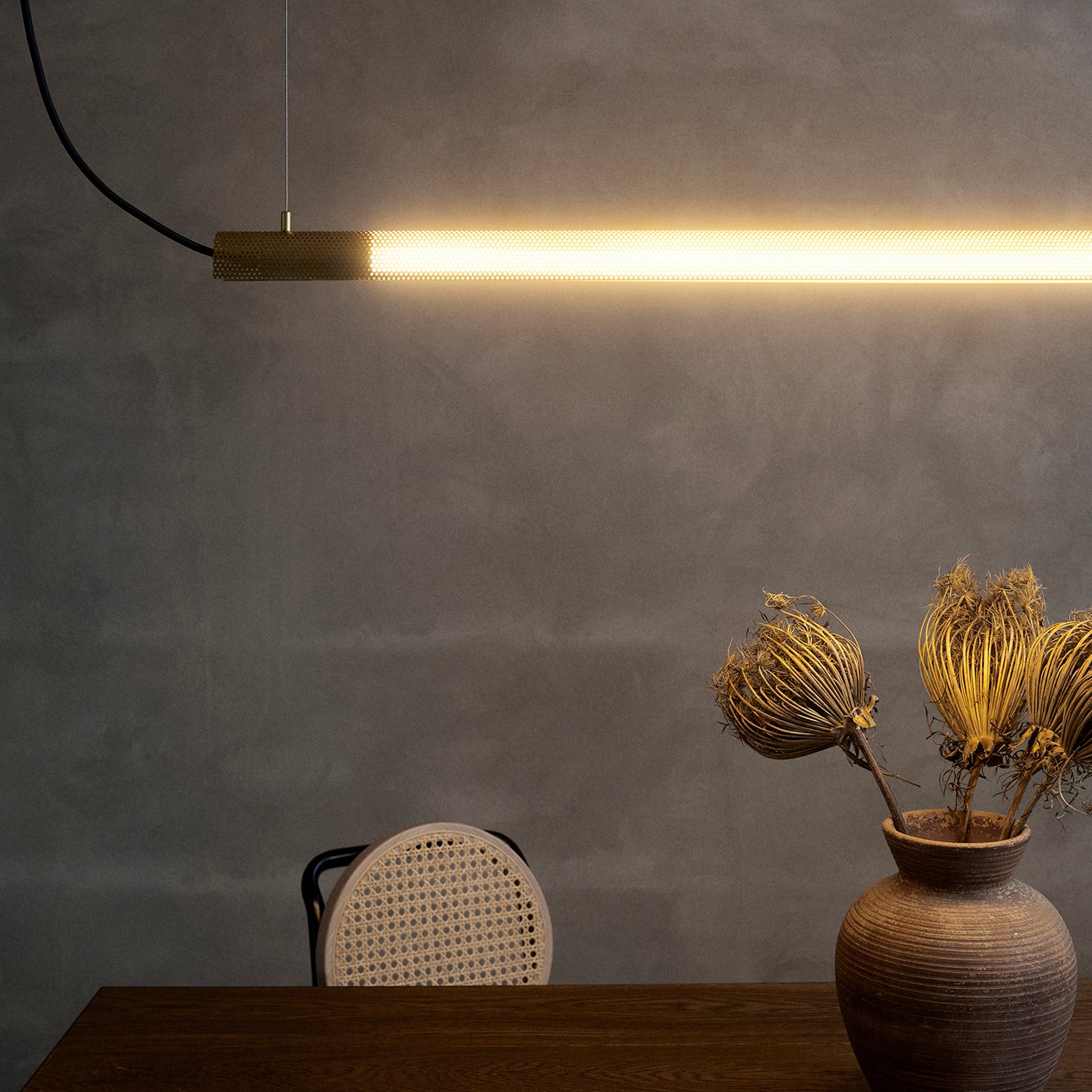 Radent pendant long brass