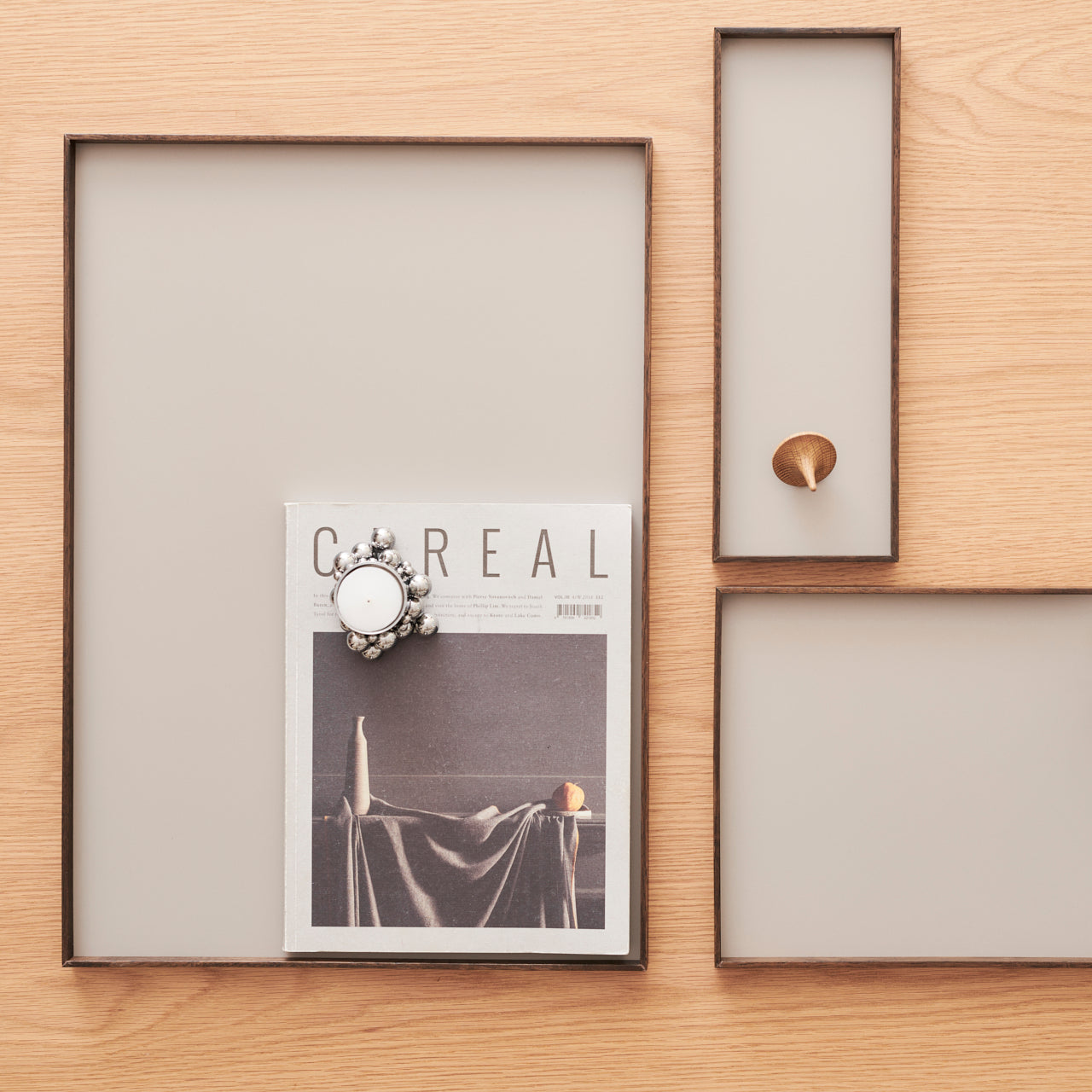 Frame tray medium smoked oak/ grey