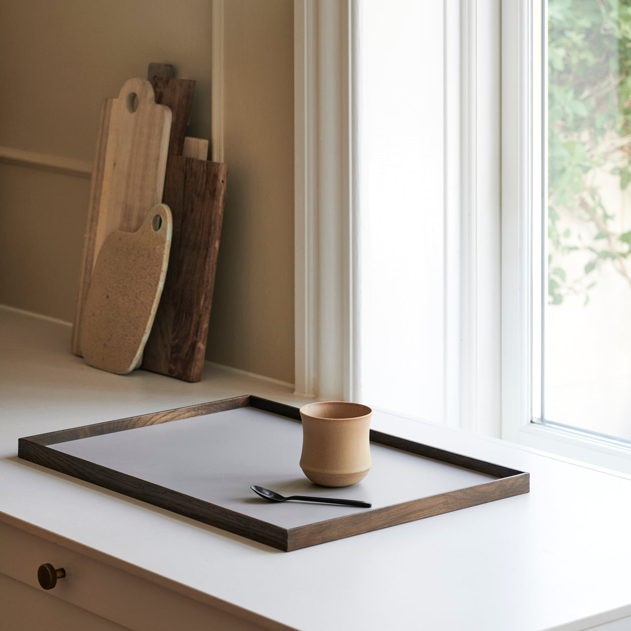Frame tray large smoked oak/ grey