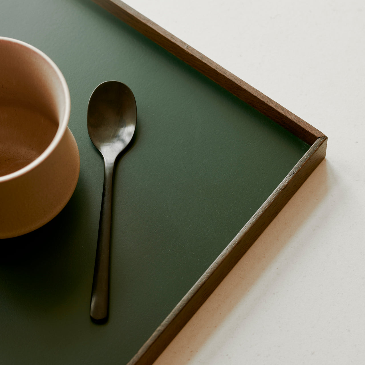 Frame tray medium smoked oak/ green
