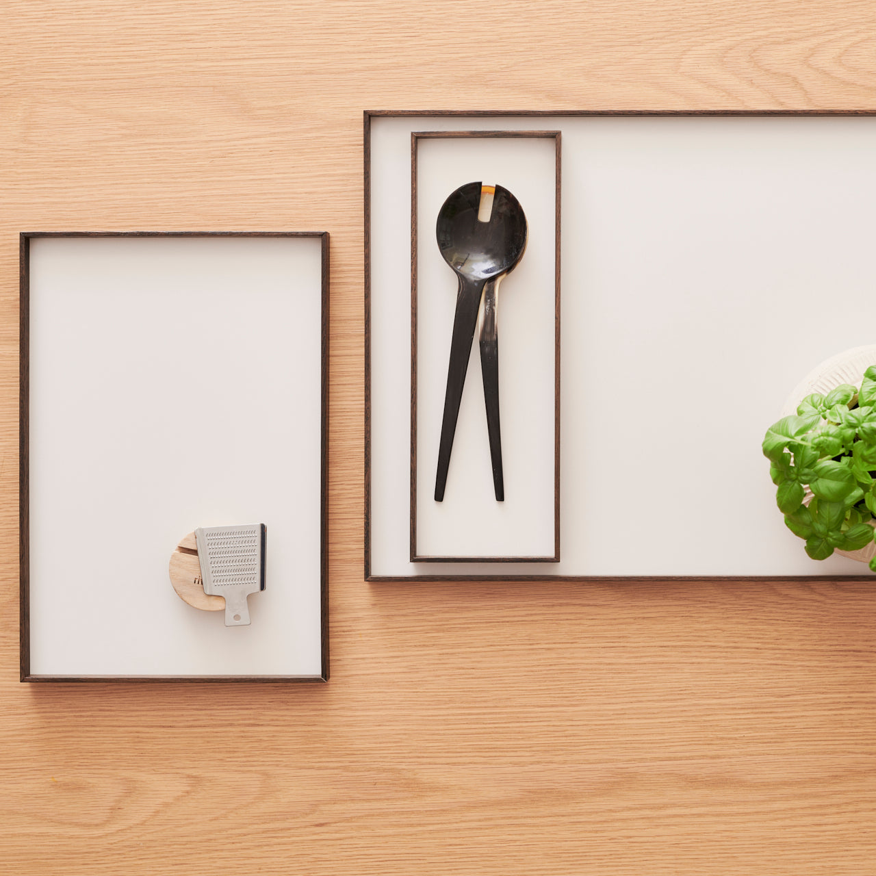 Frame tray large smoked oak/ beige