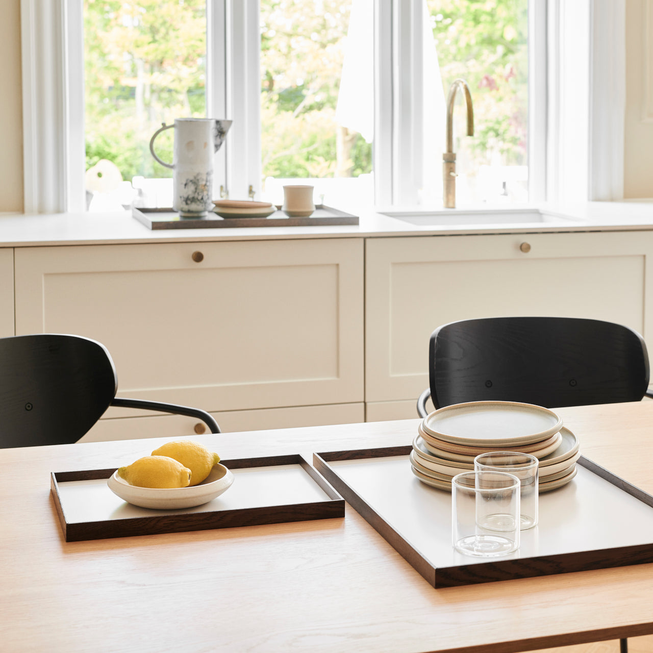 Frame tray large smoked oak/ beige