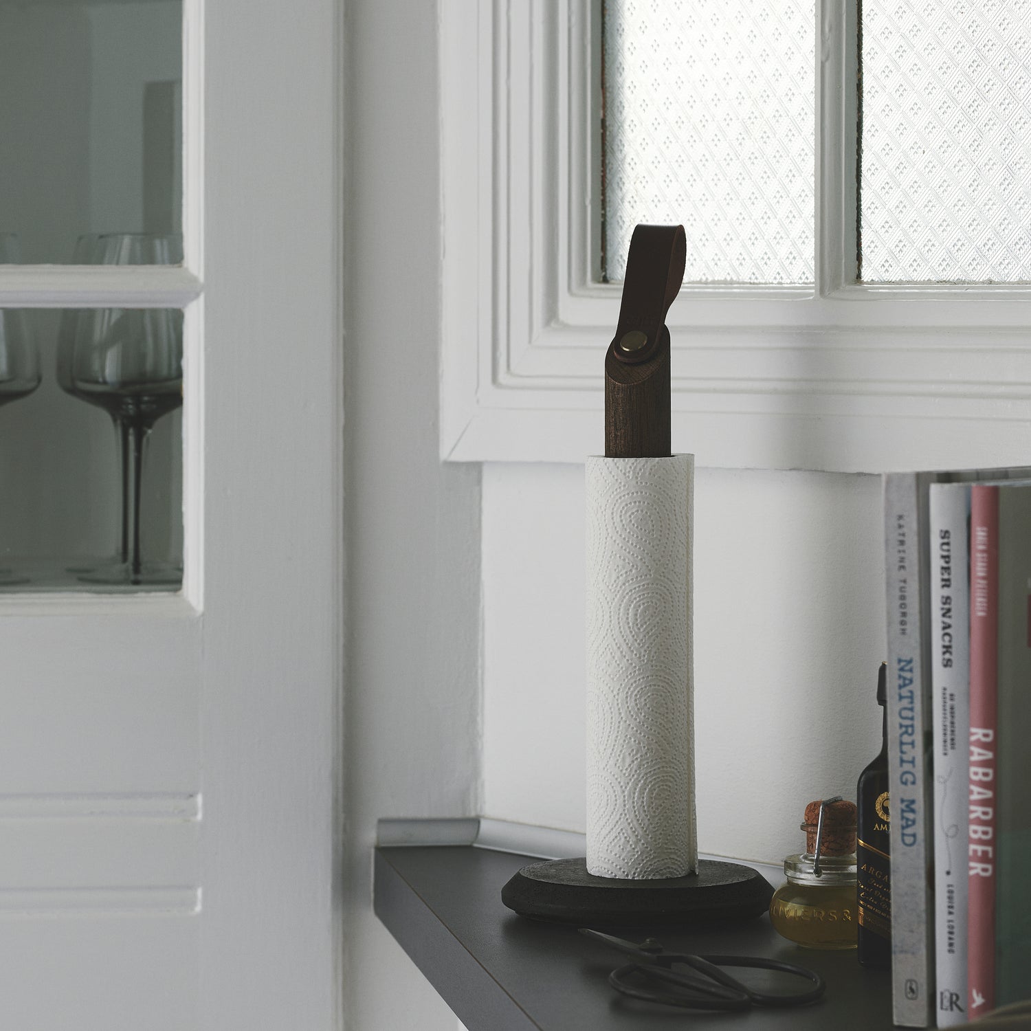 Grab kitchen roll holder smoked oak