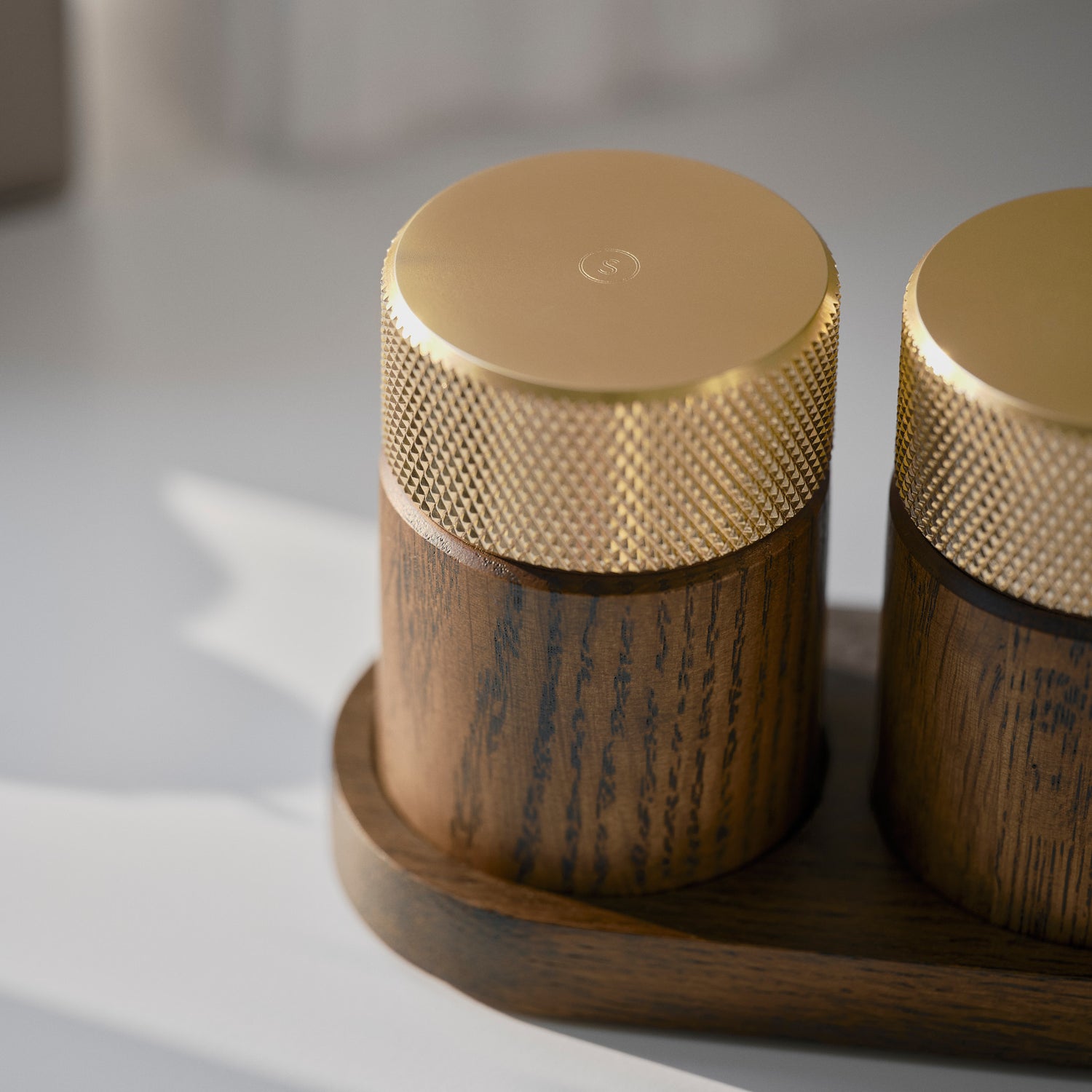 Sina salt and pepper mill dark oak/ brass