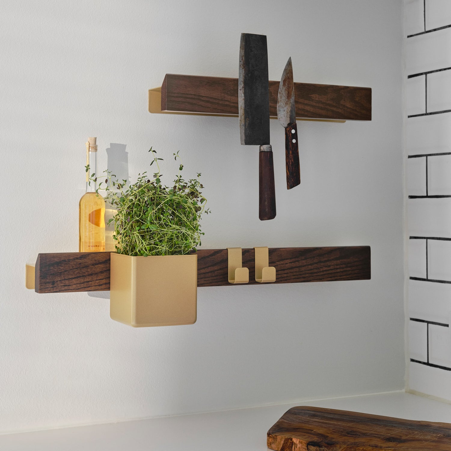 Flex magnetic shelf 60 dark oak/ brass