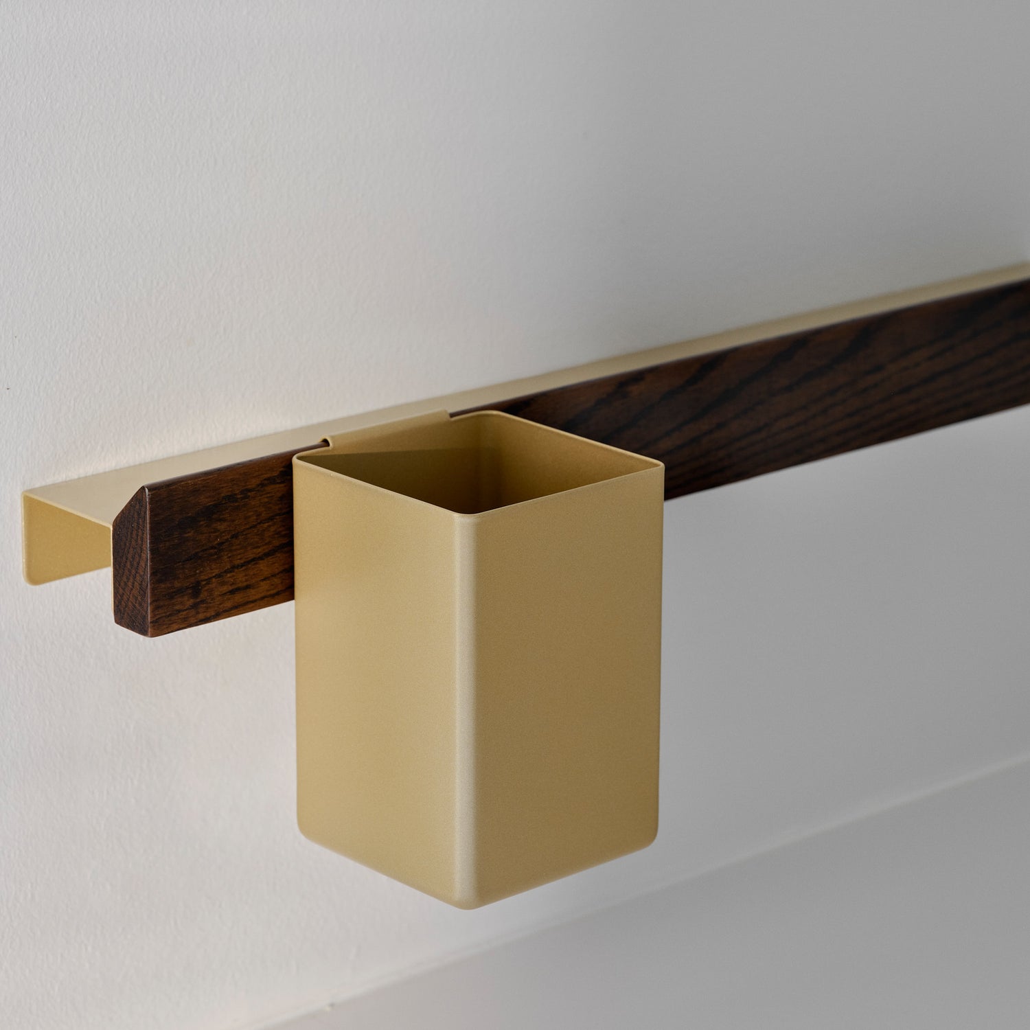 Flex box large brass