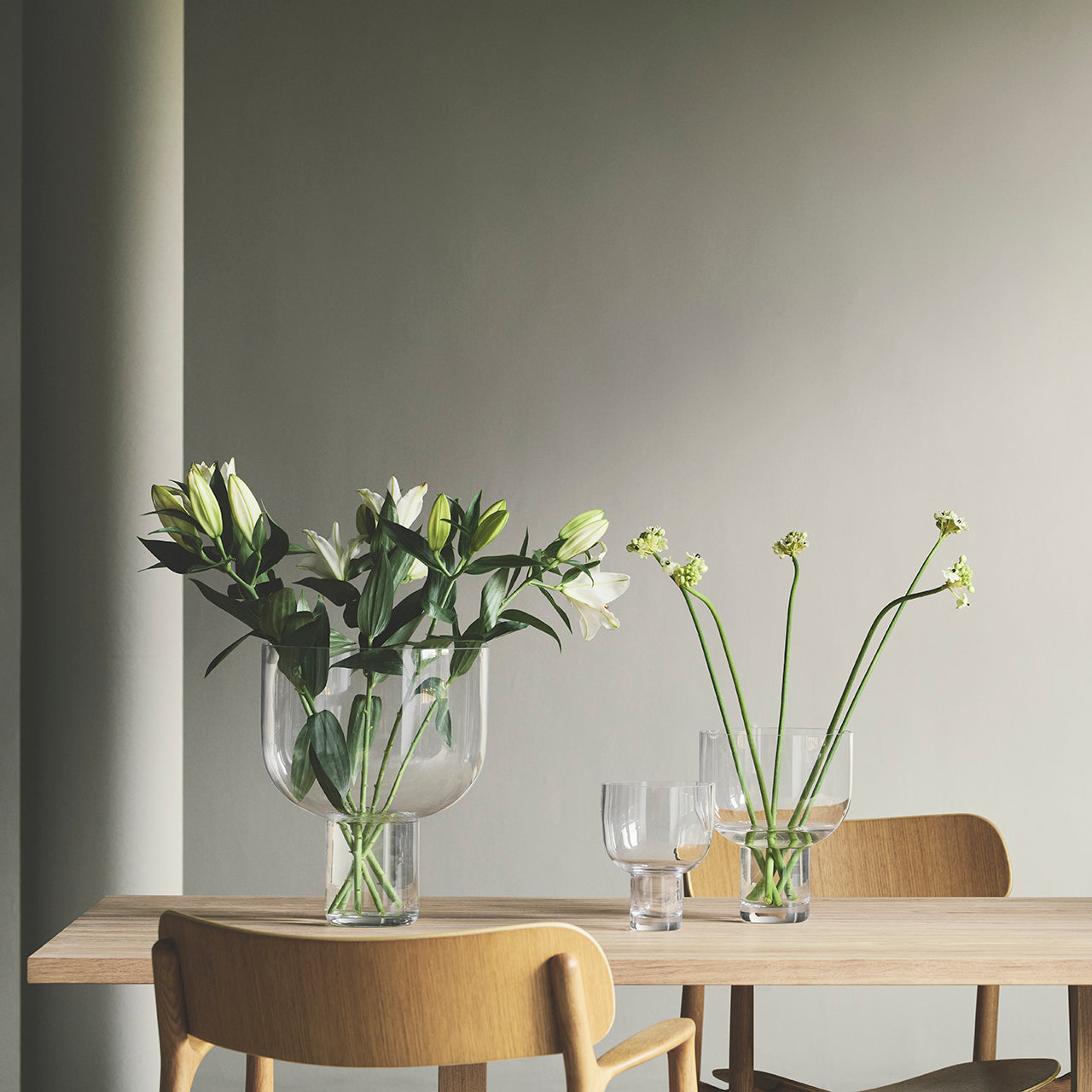 Nebl vase clear medium