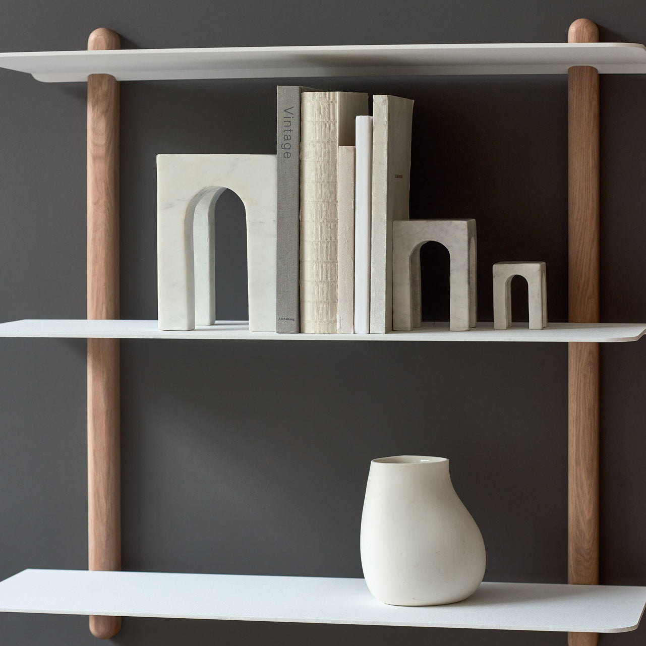 Arkis bookend white - Minor flaws