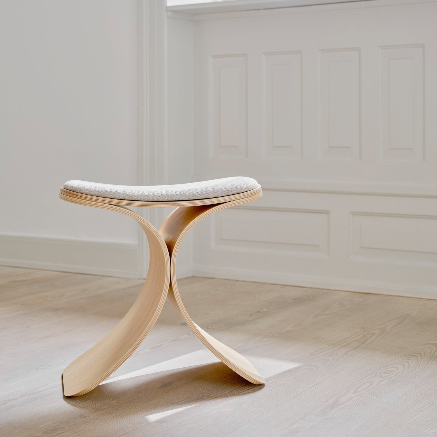 Luno stool oak/ beige textile