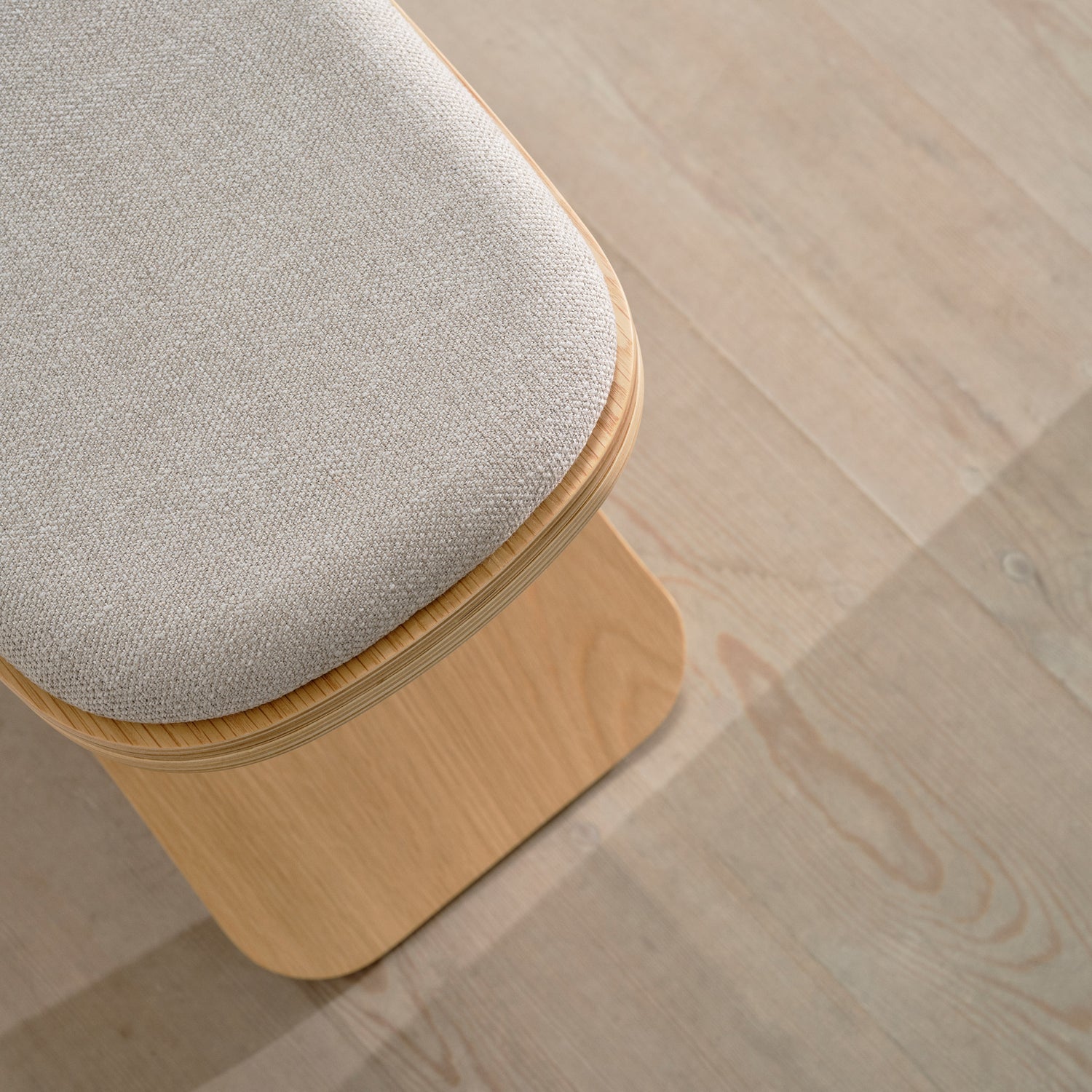 Luno stool oak/ beige textile