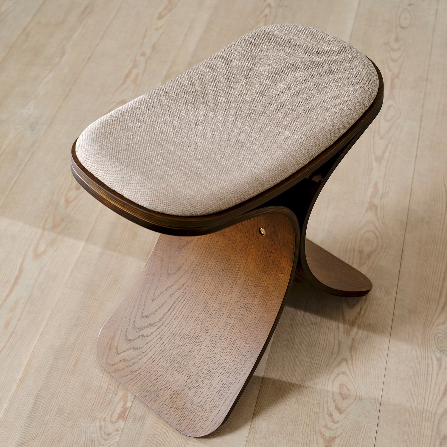 Luno stool dark oak/ dark beige textile