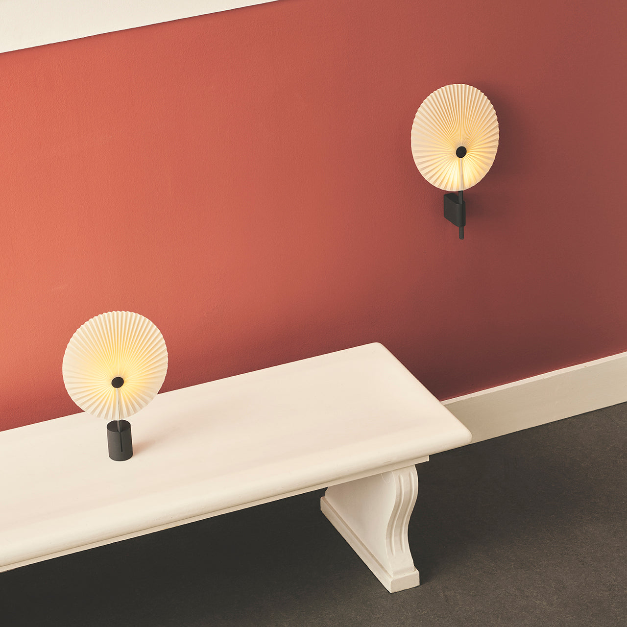 Liris portable table lamp black