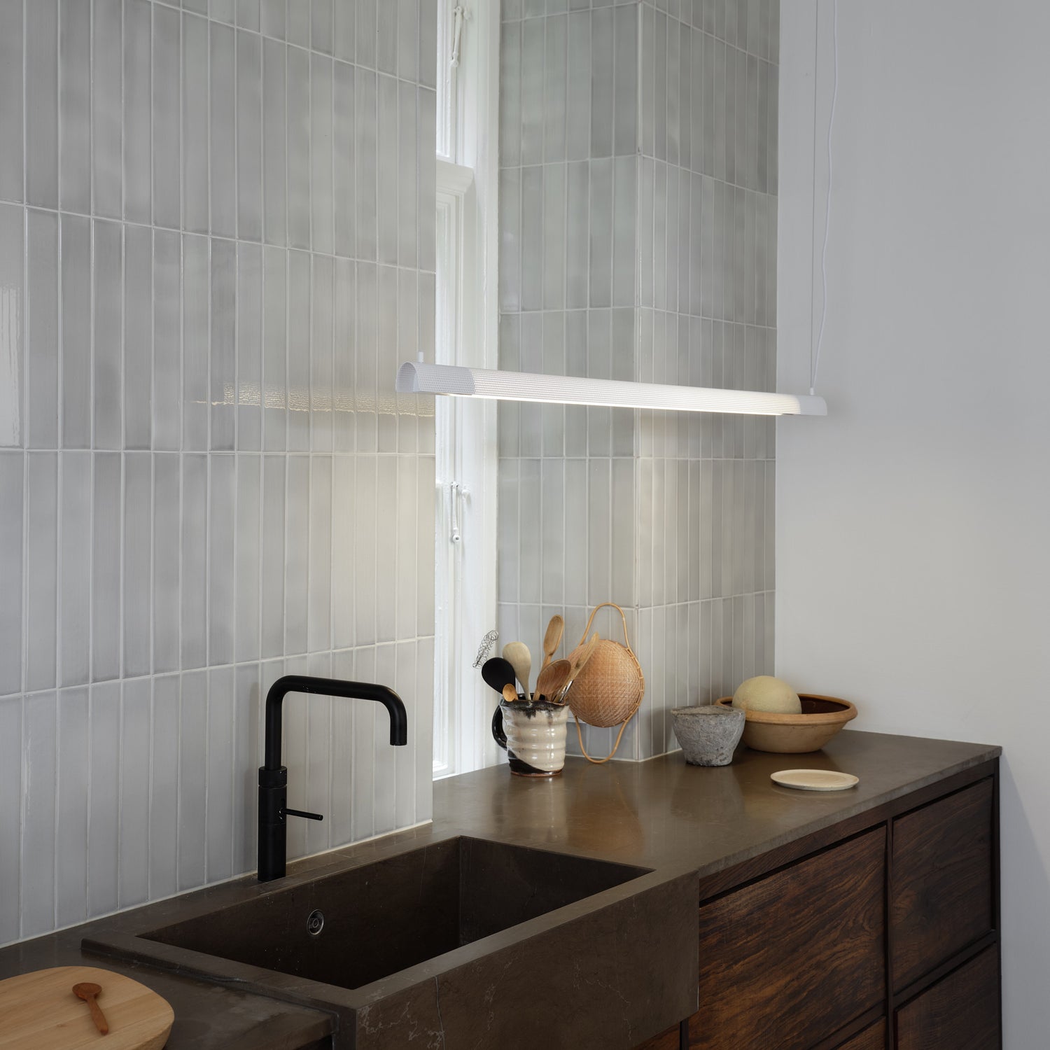 Radent pendant long white