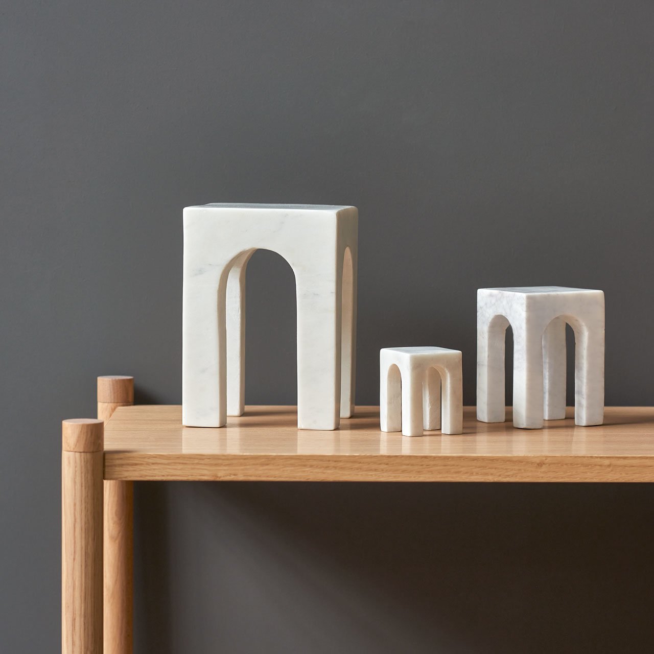Arkis bookend white - Minor flaws