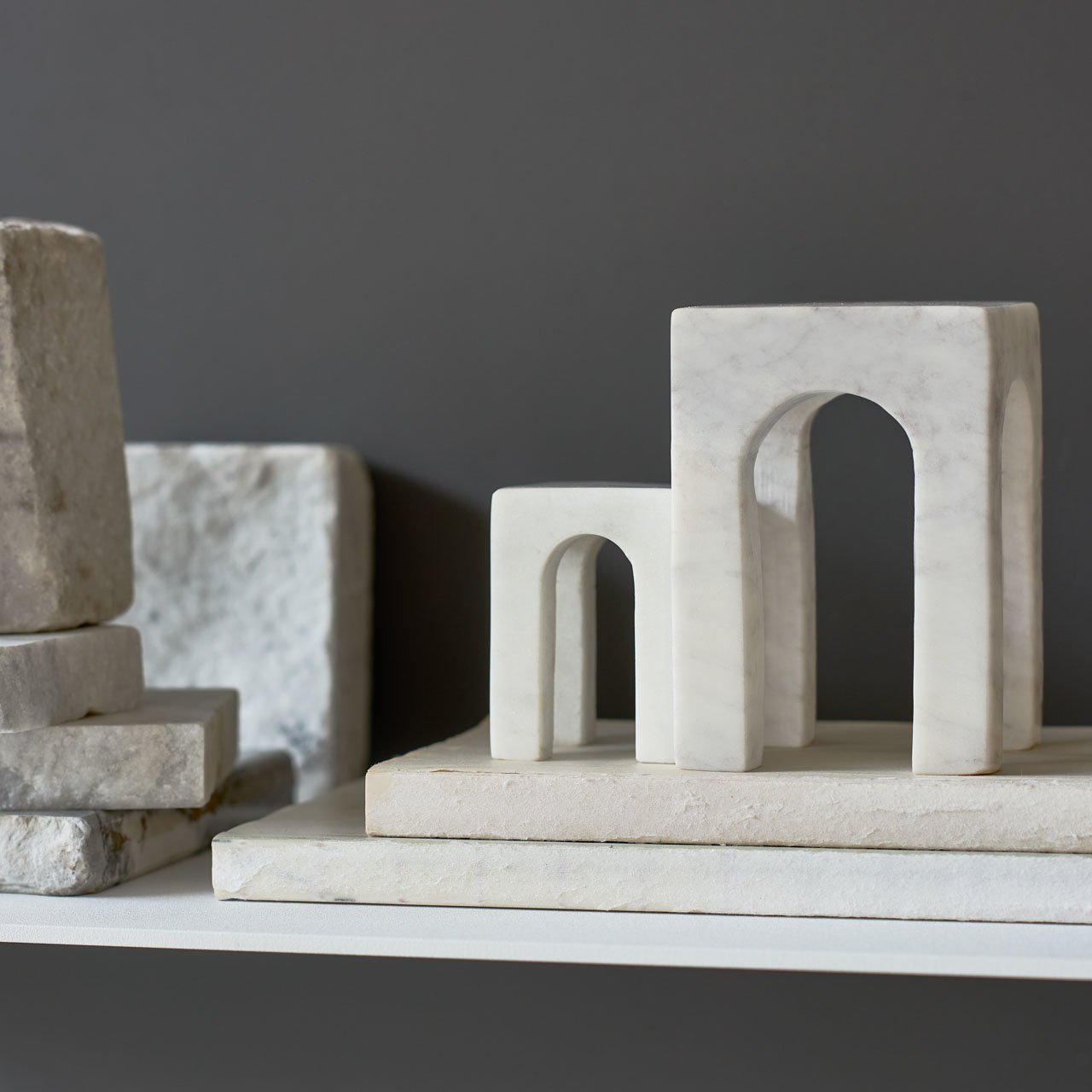 Arkis bookend white - Minor flaws