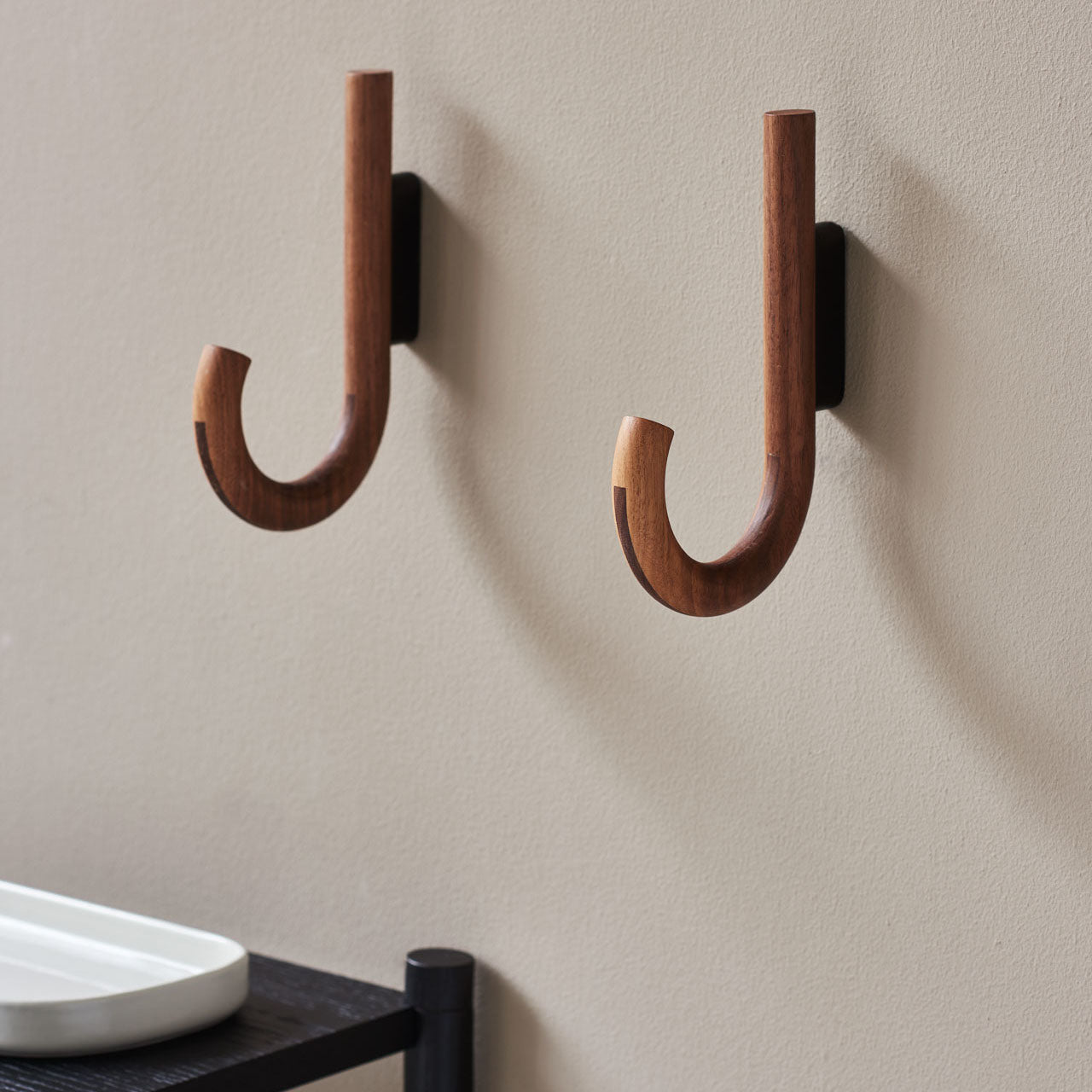 Hook walnut/ black