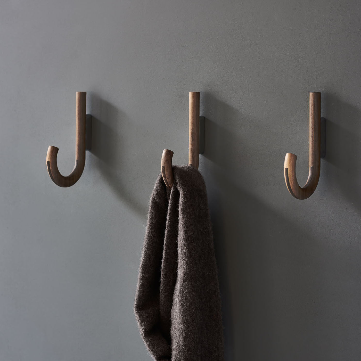 Hook walnut/ chrome - Minor flaws