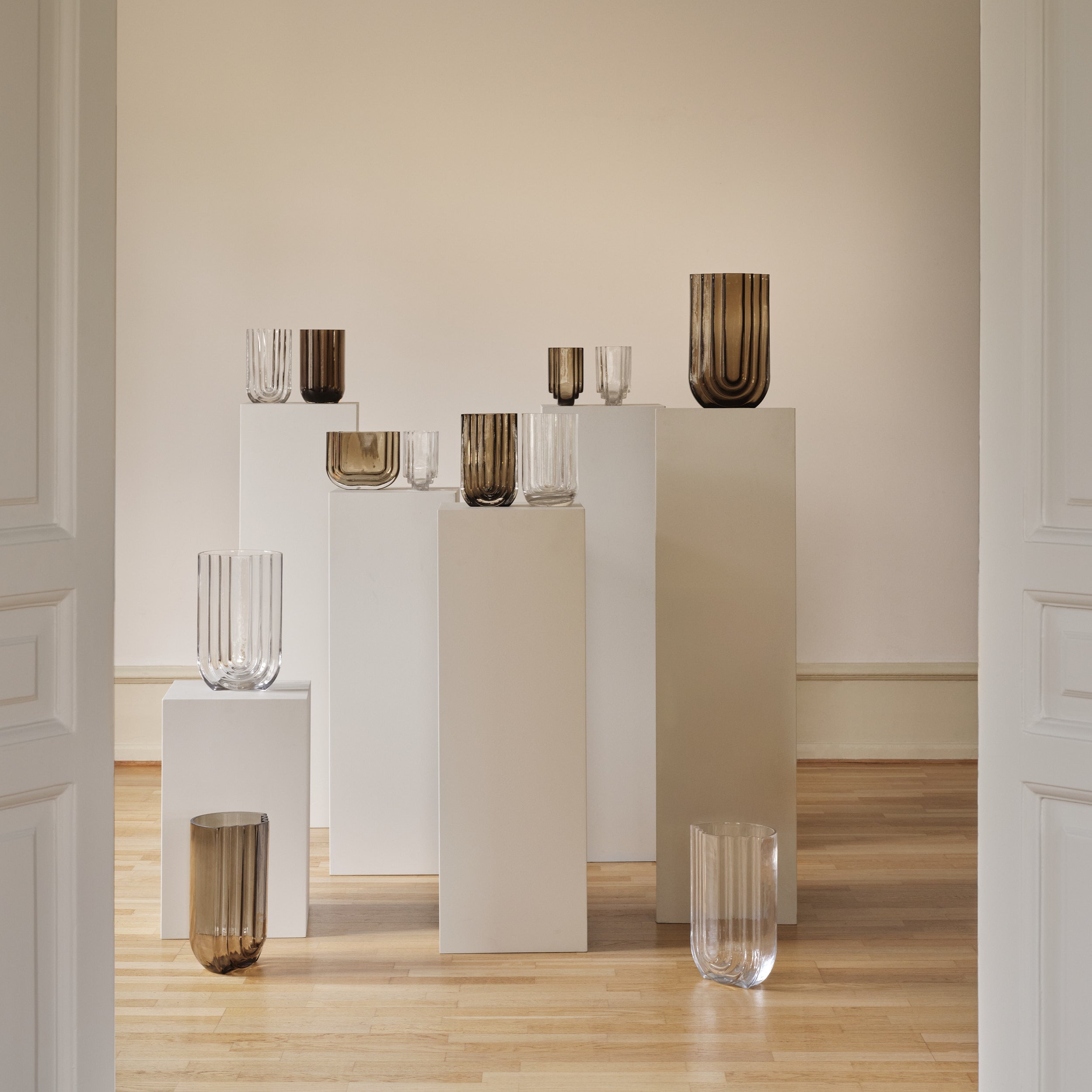 Vima vase oval smoked