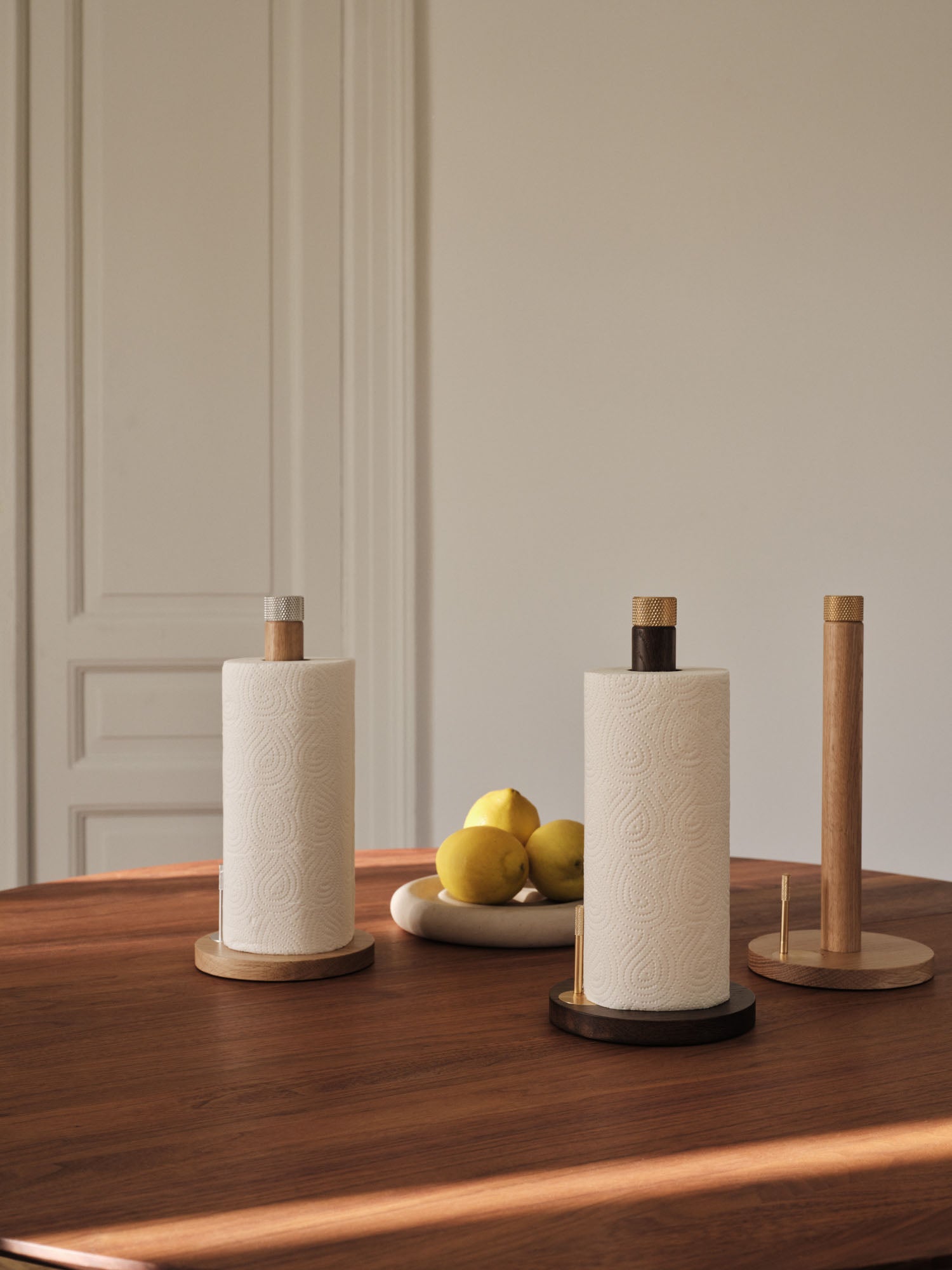 Sina kitchen roll holder oak/ brass