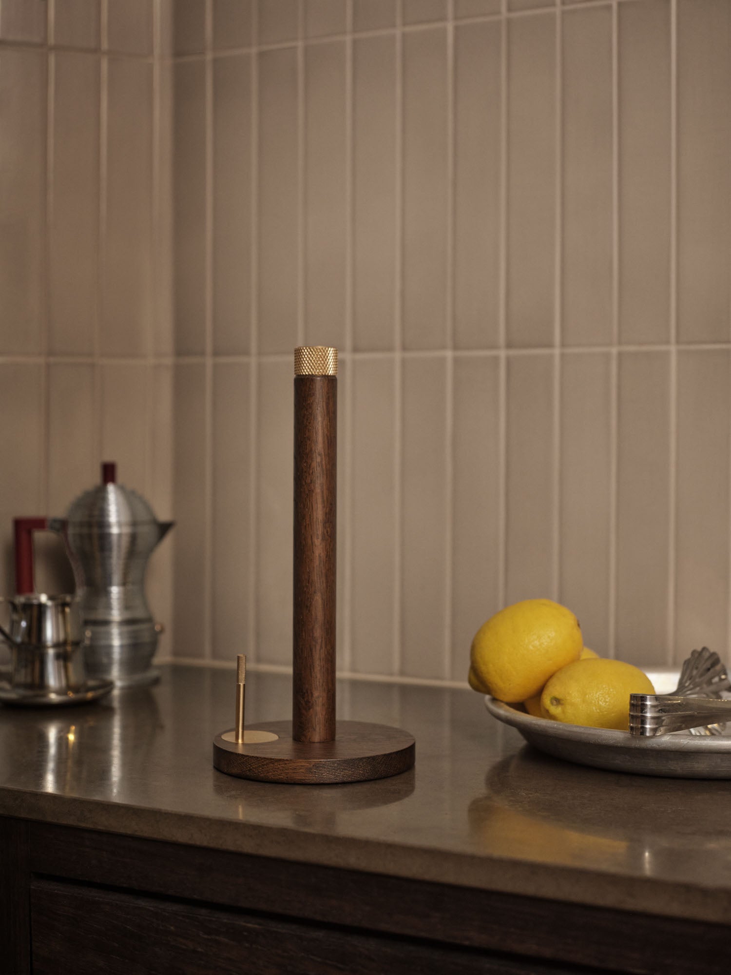 Sina kitchen roll holder dark oak/ brass