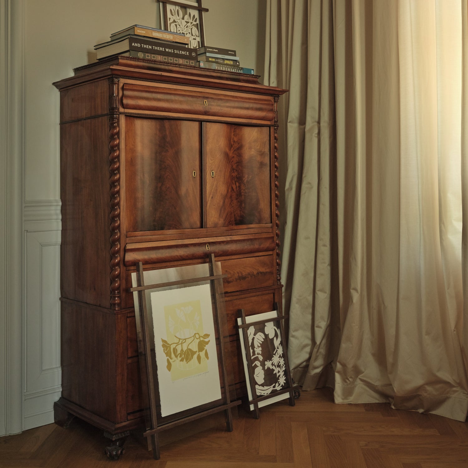 Daiku picture frame A3 dark oak