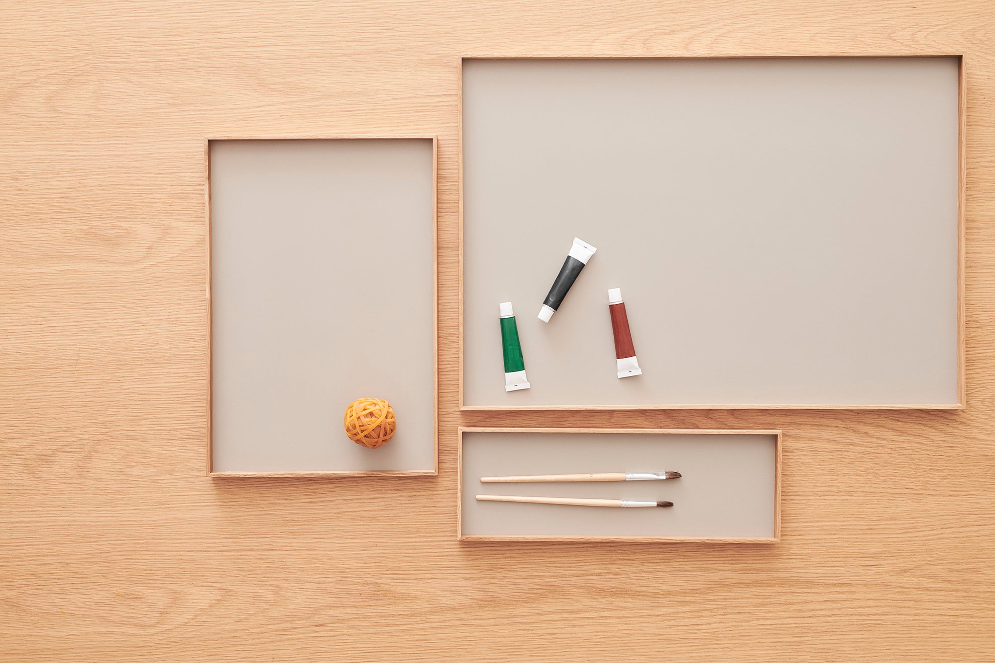 Frame tray medium oak/ grey