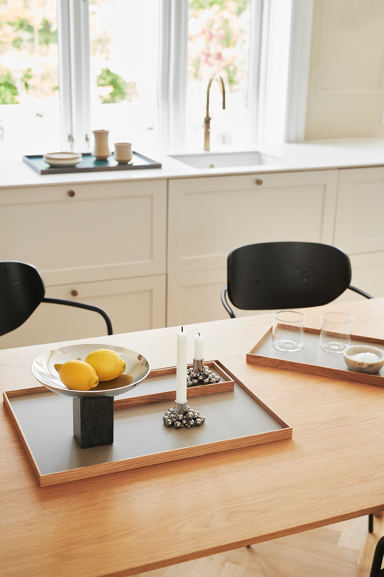 Frame tray medium oak/ grey