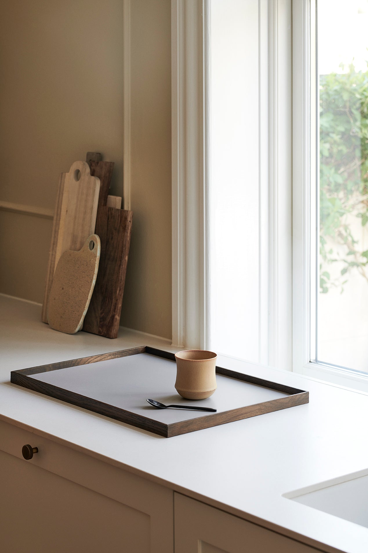 Frame tray large smoked oak/ grey