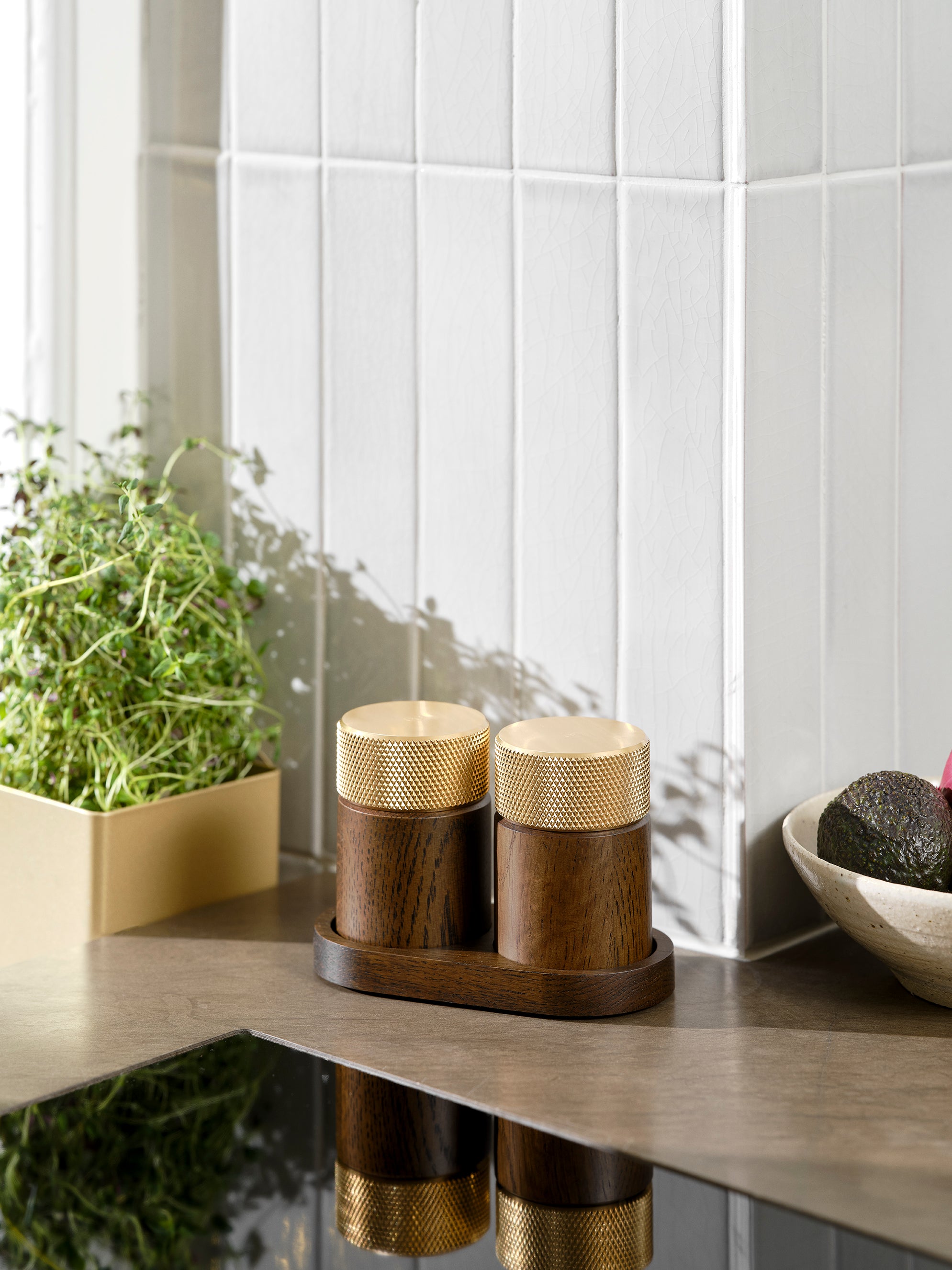 Sina salt and pepper mill dark oak/ brass