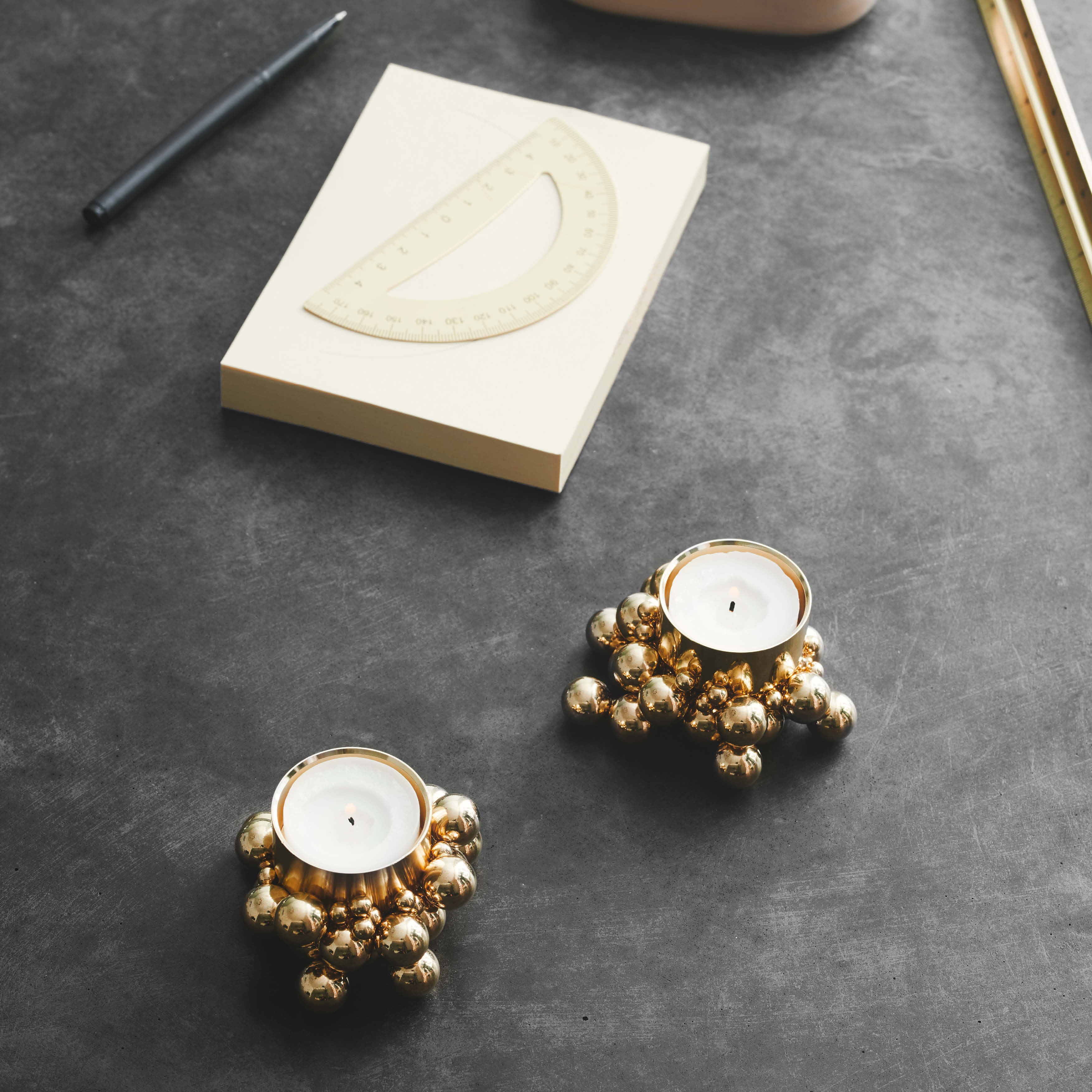 Molekyl tealight 1 brass – Gejst Design
