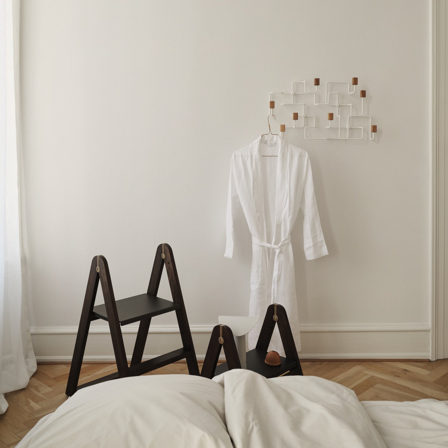 Underground coat rack white/ oak