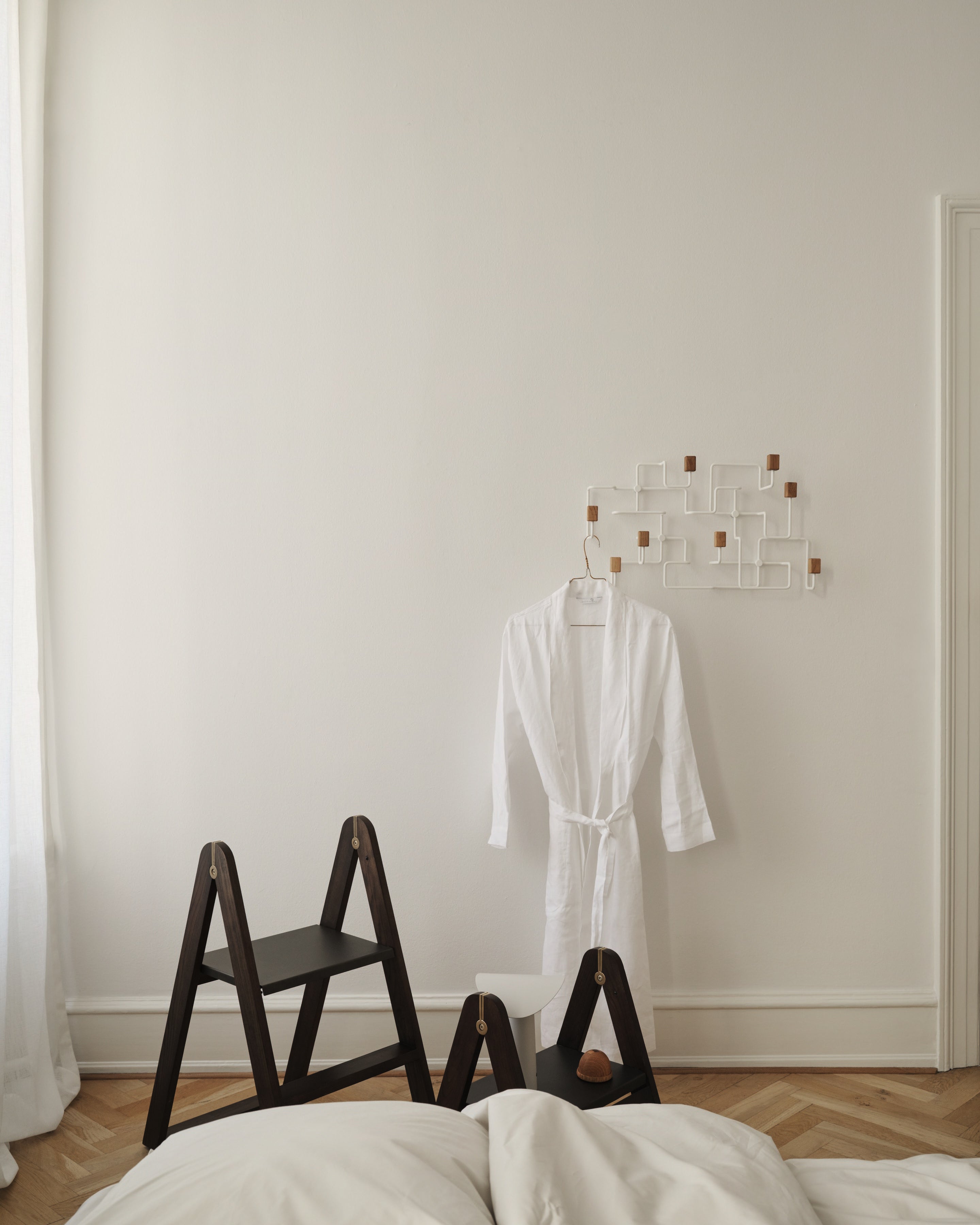 Underground coat rack white/ oak