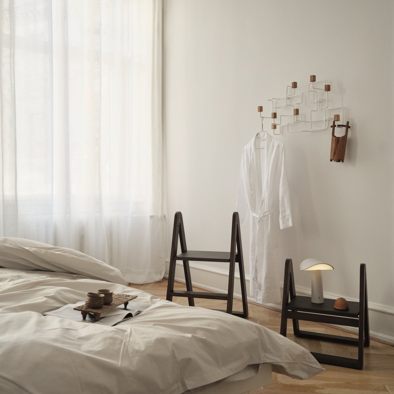 Underground coat rack white/ oak