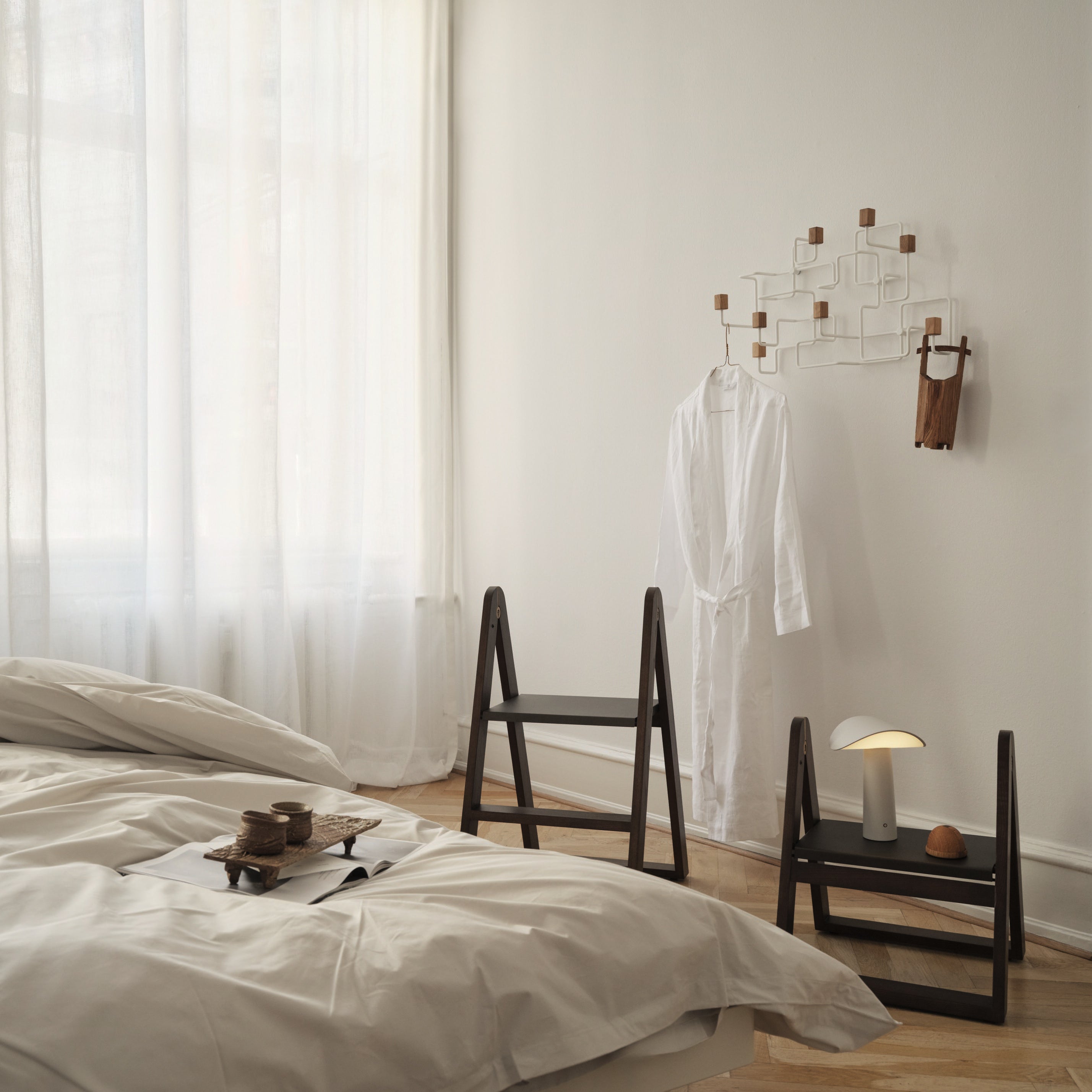 Underground coat rack white/ oak