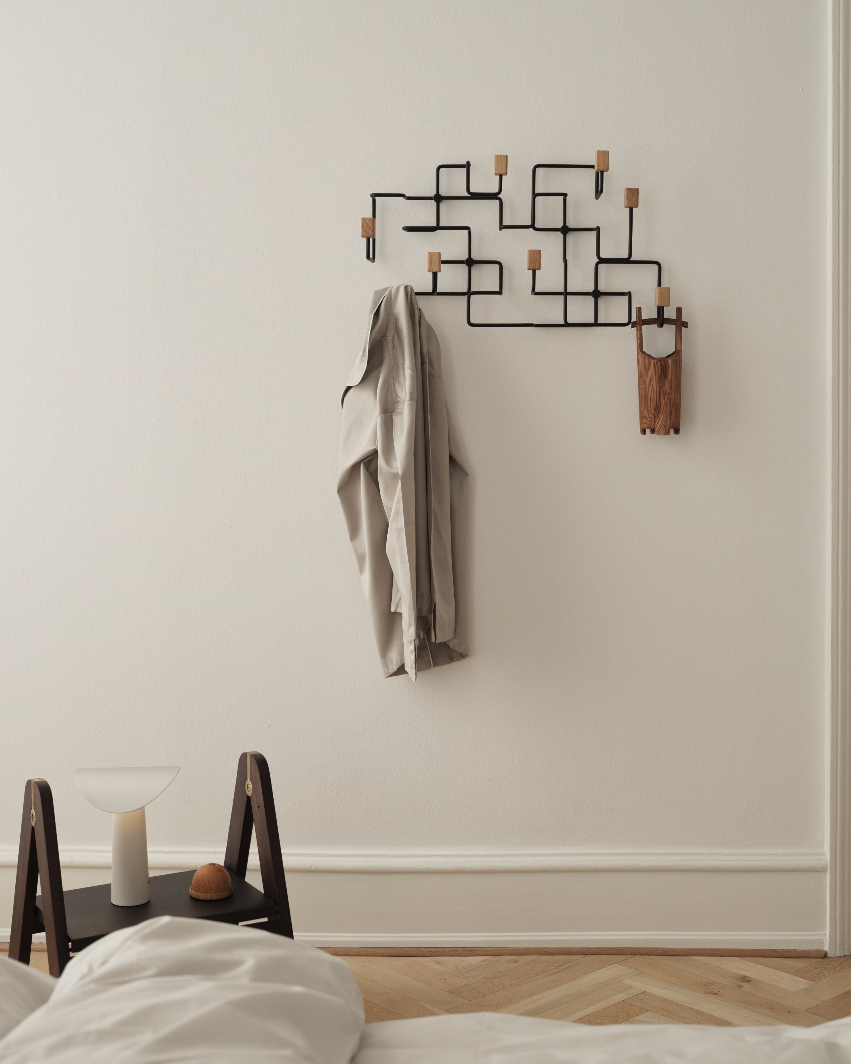 Underground coat rack black/ oak