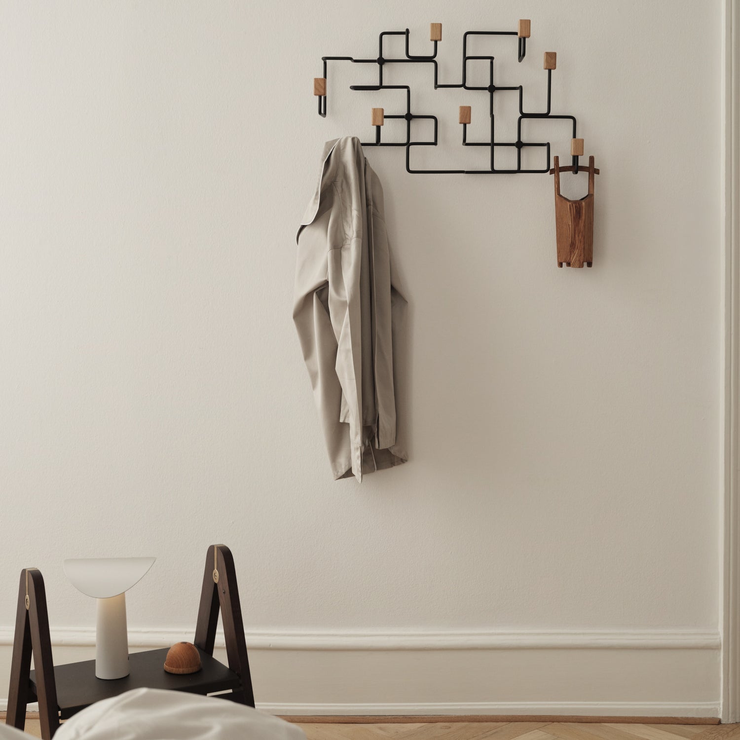 Underground coat rack black/ oak