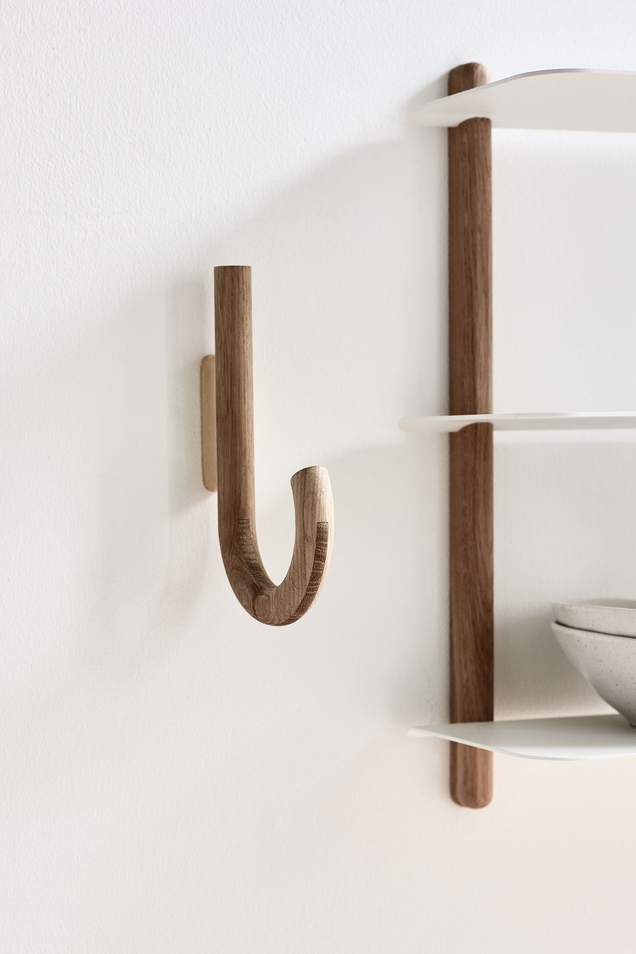 Hook oak/ brass