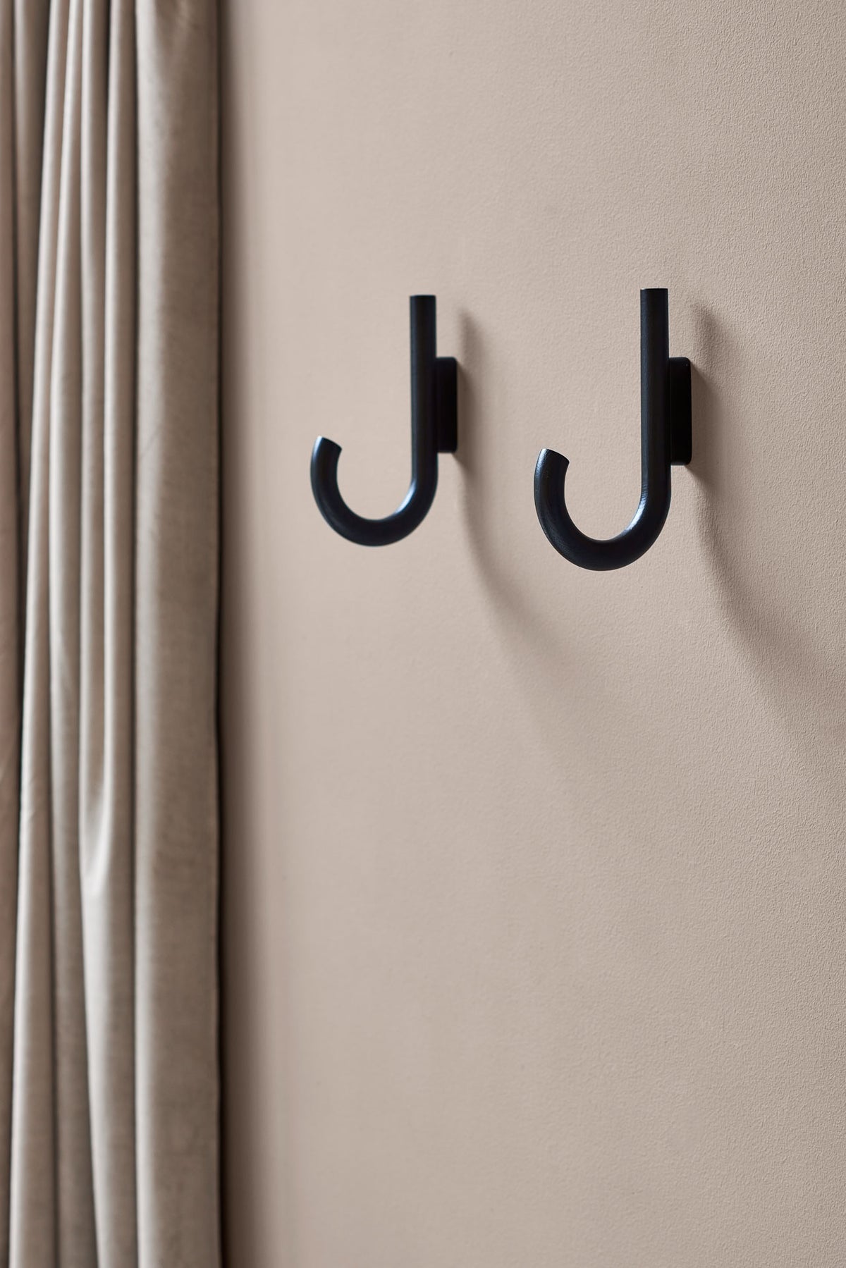 Hook black oak/ black