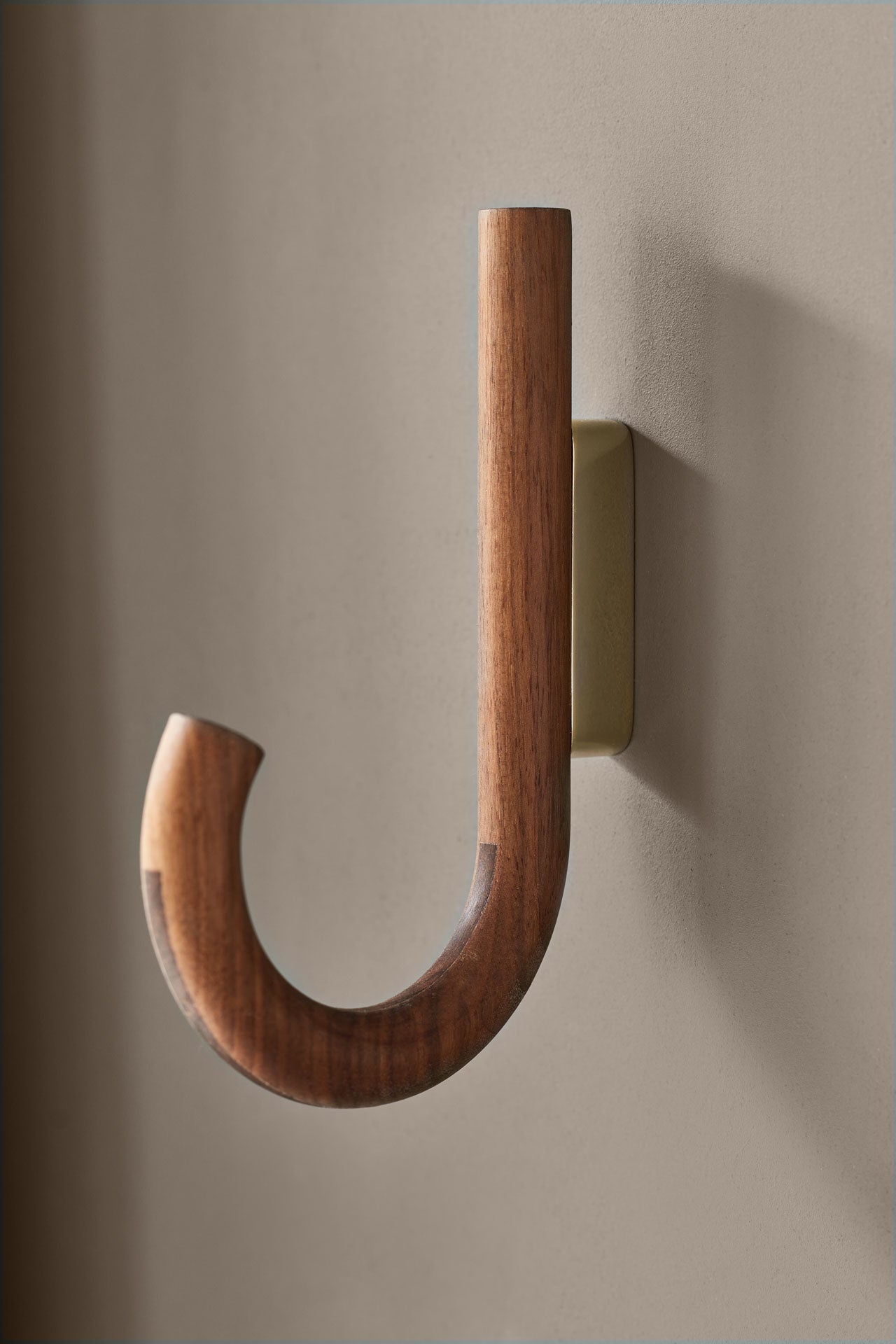 Hook walnut/ brass