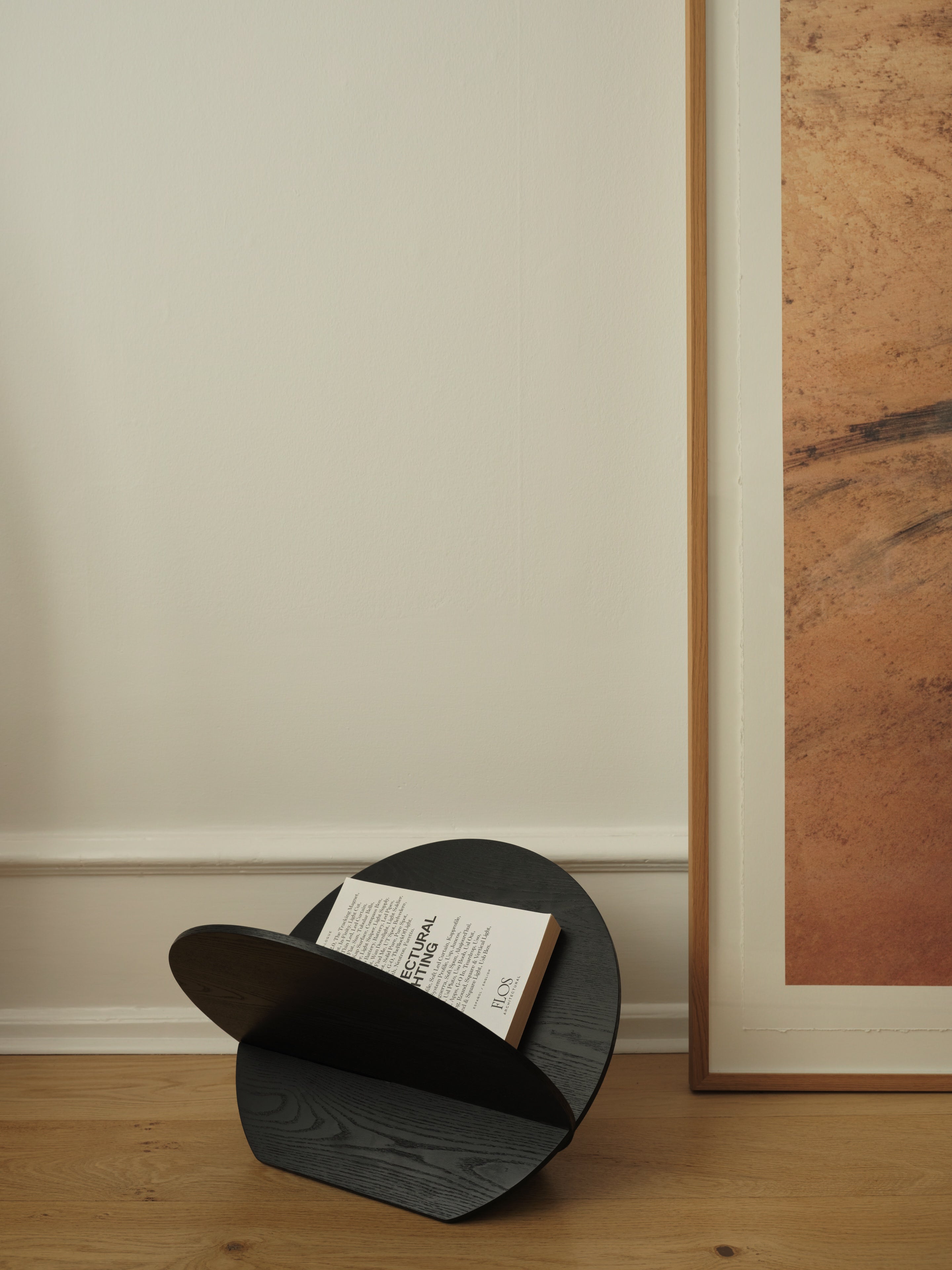 Silia Magazine holder black ash