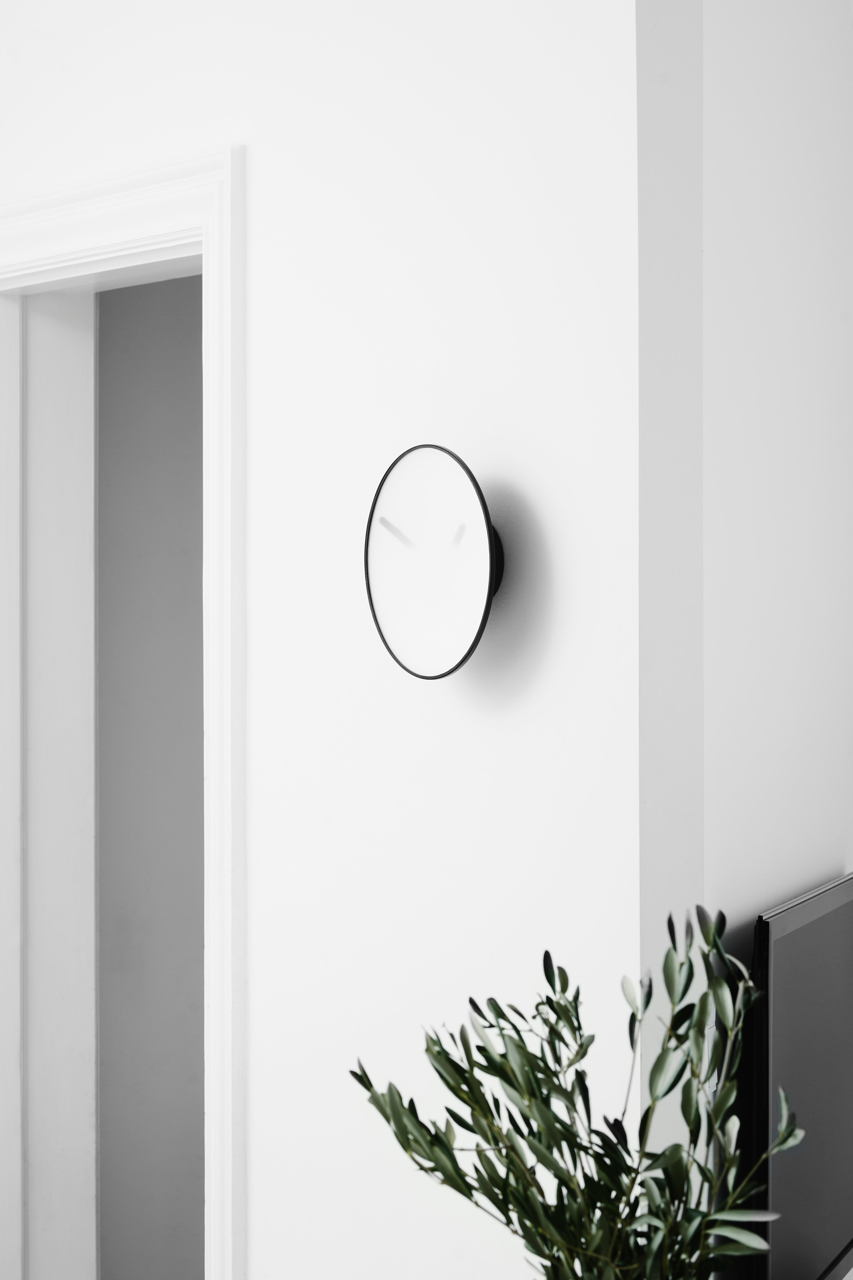 Momentt wall clock - white