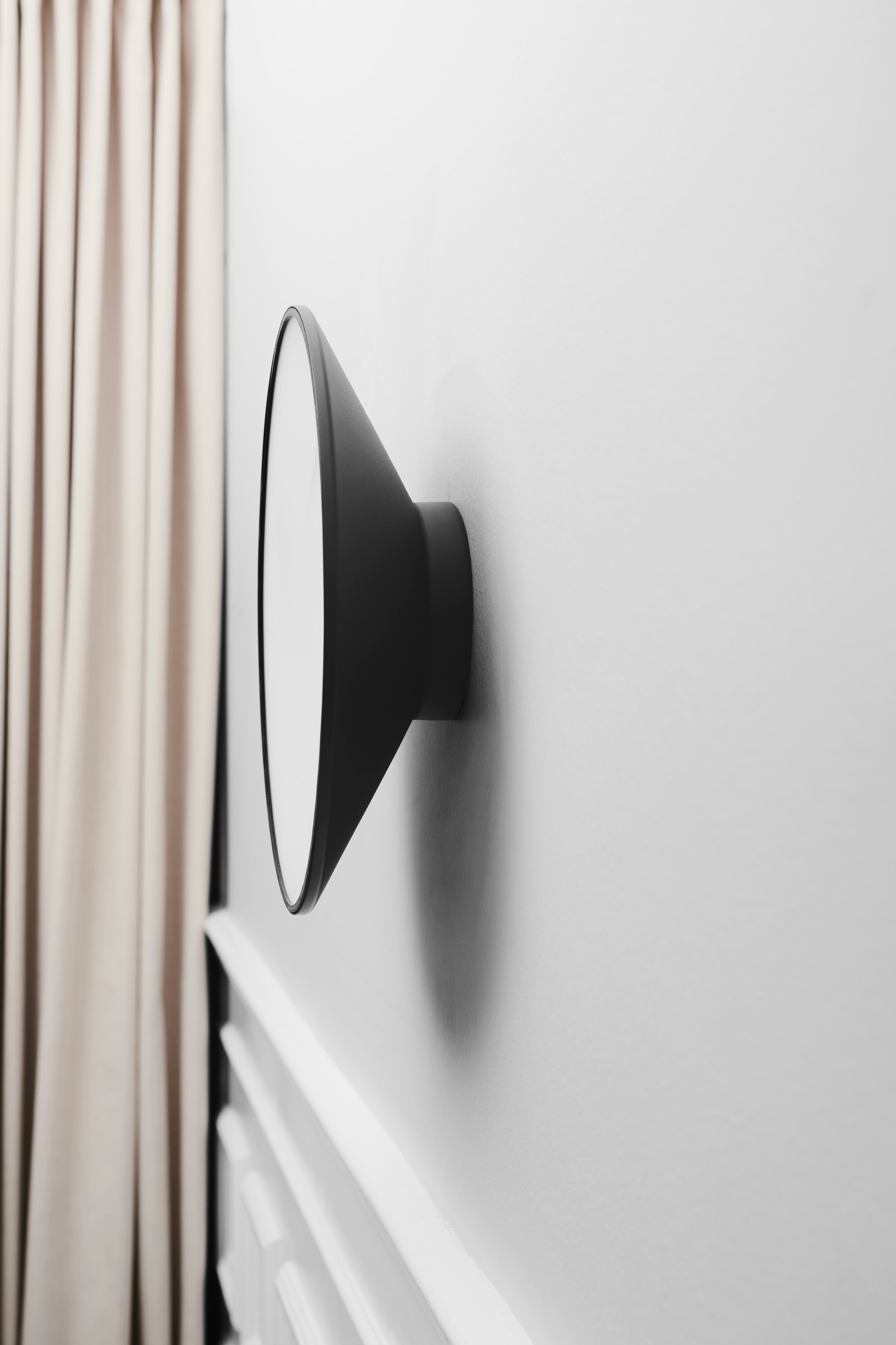 Momentt wall clock - white
