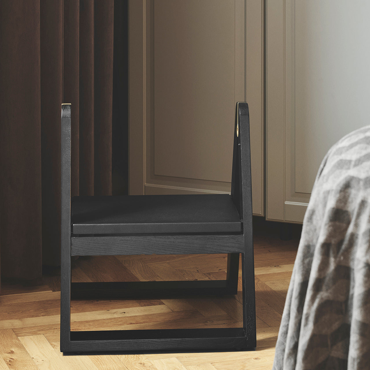 Reech step stool black