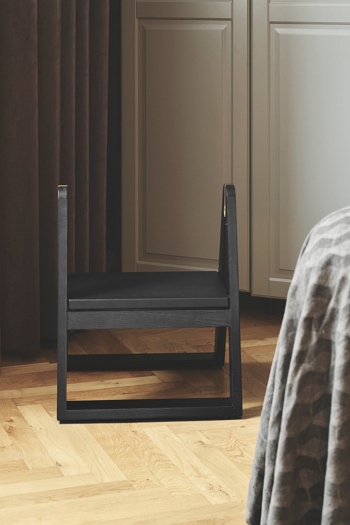 Reech step stool black