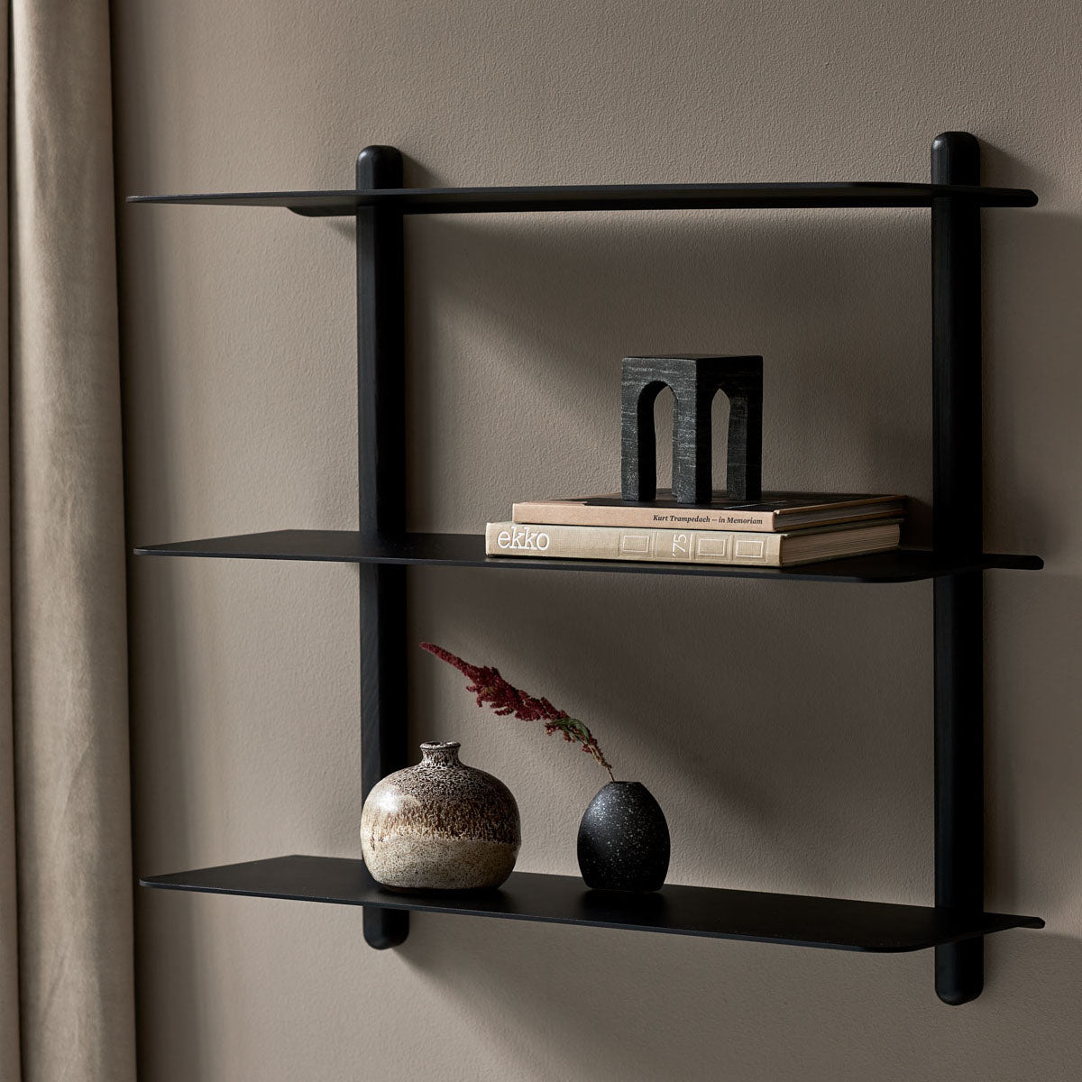 Nivo shelf large A black ash/ black