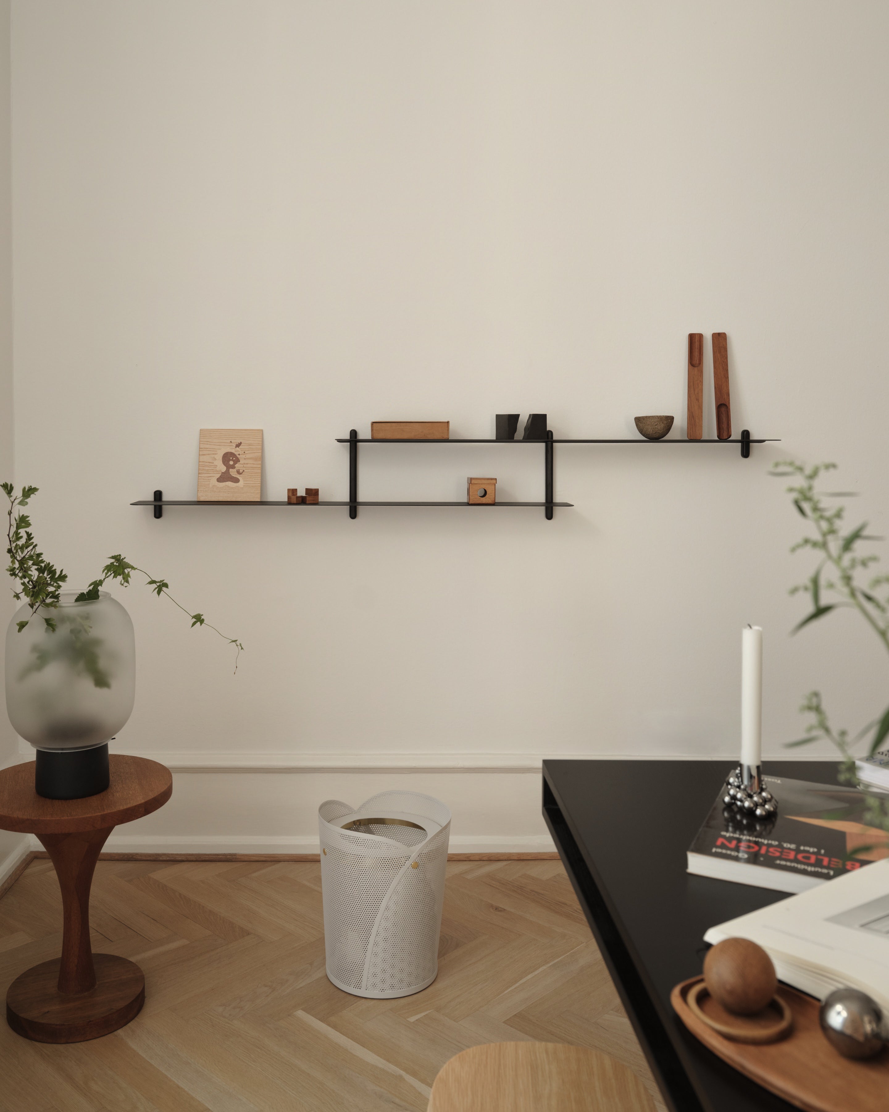 Nivo shelf H black ash/ black