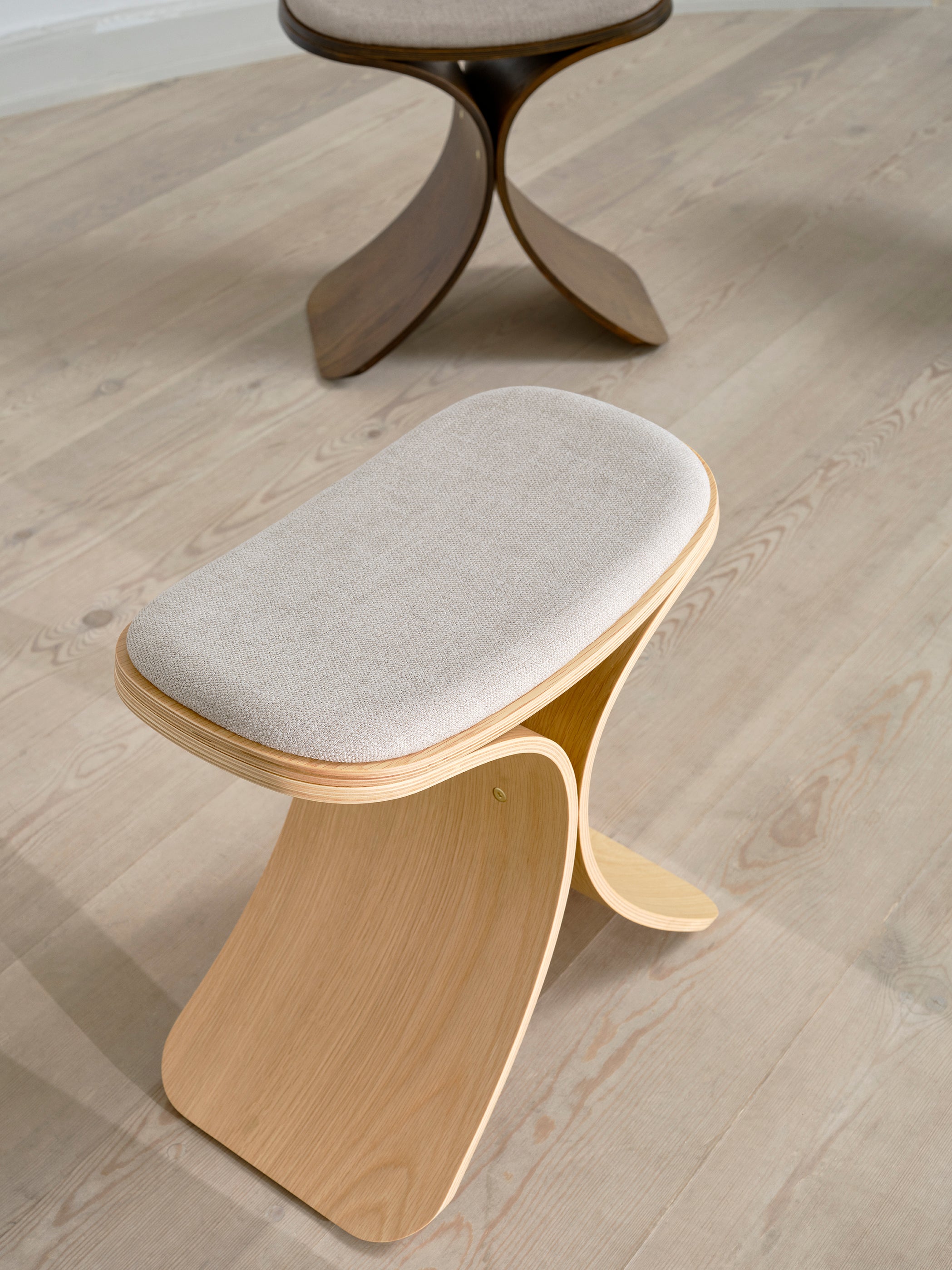 Luno stool oak/ beige textile