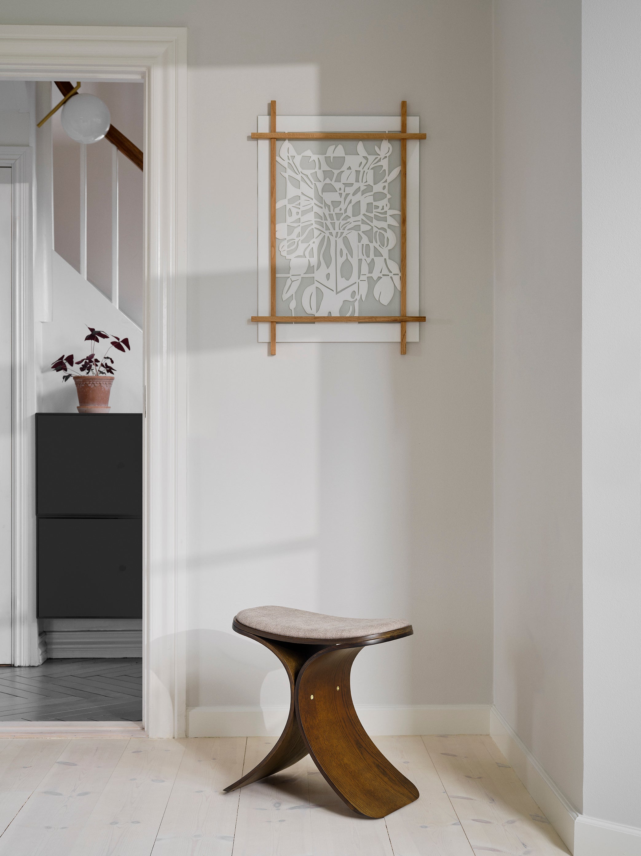 Luno stool dark oak/ dark beige textile